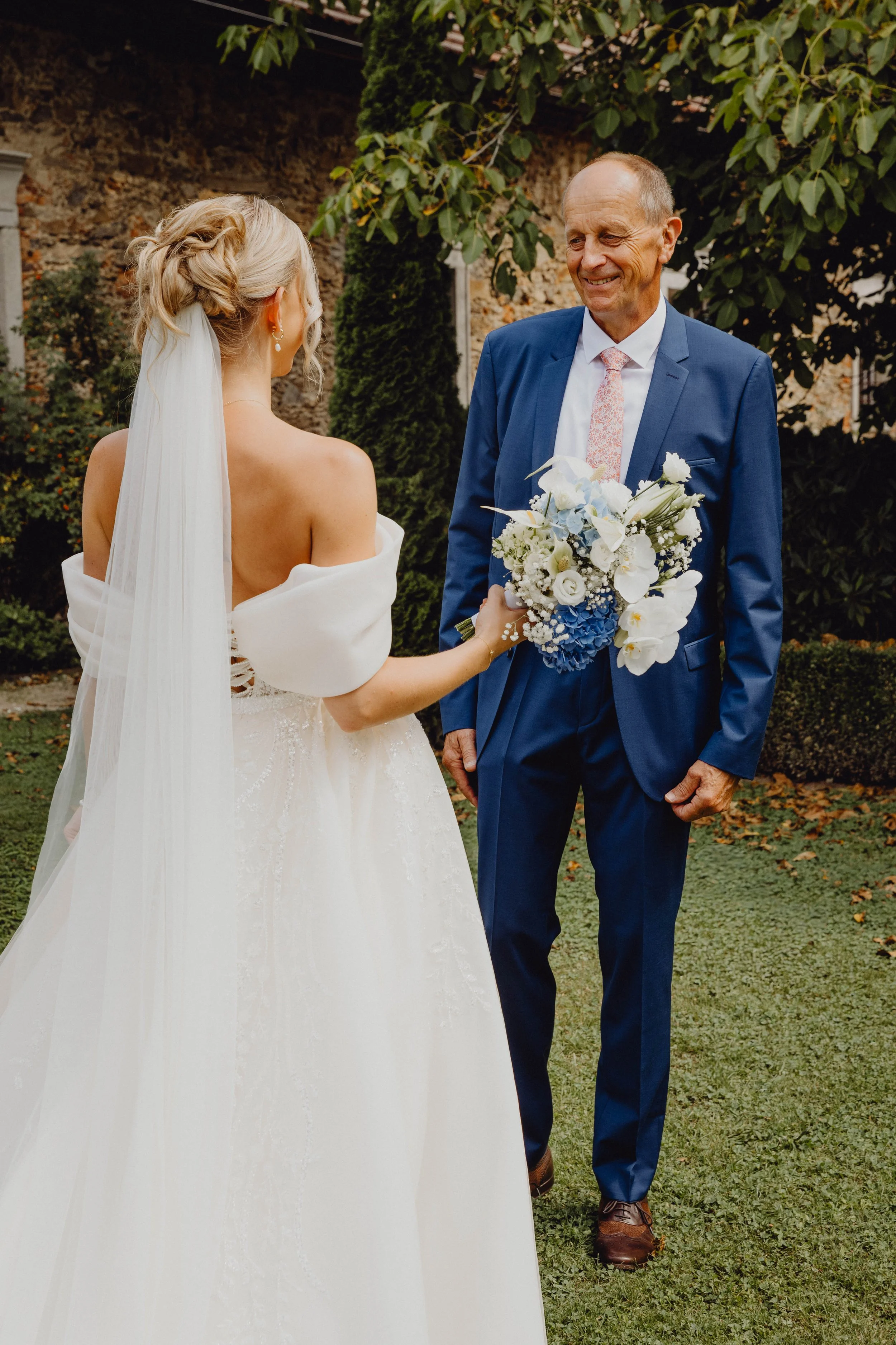 Hochzeit Schloss Altenhof Braut Bräutigam Brautvater First Look Italy Wedding