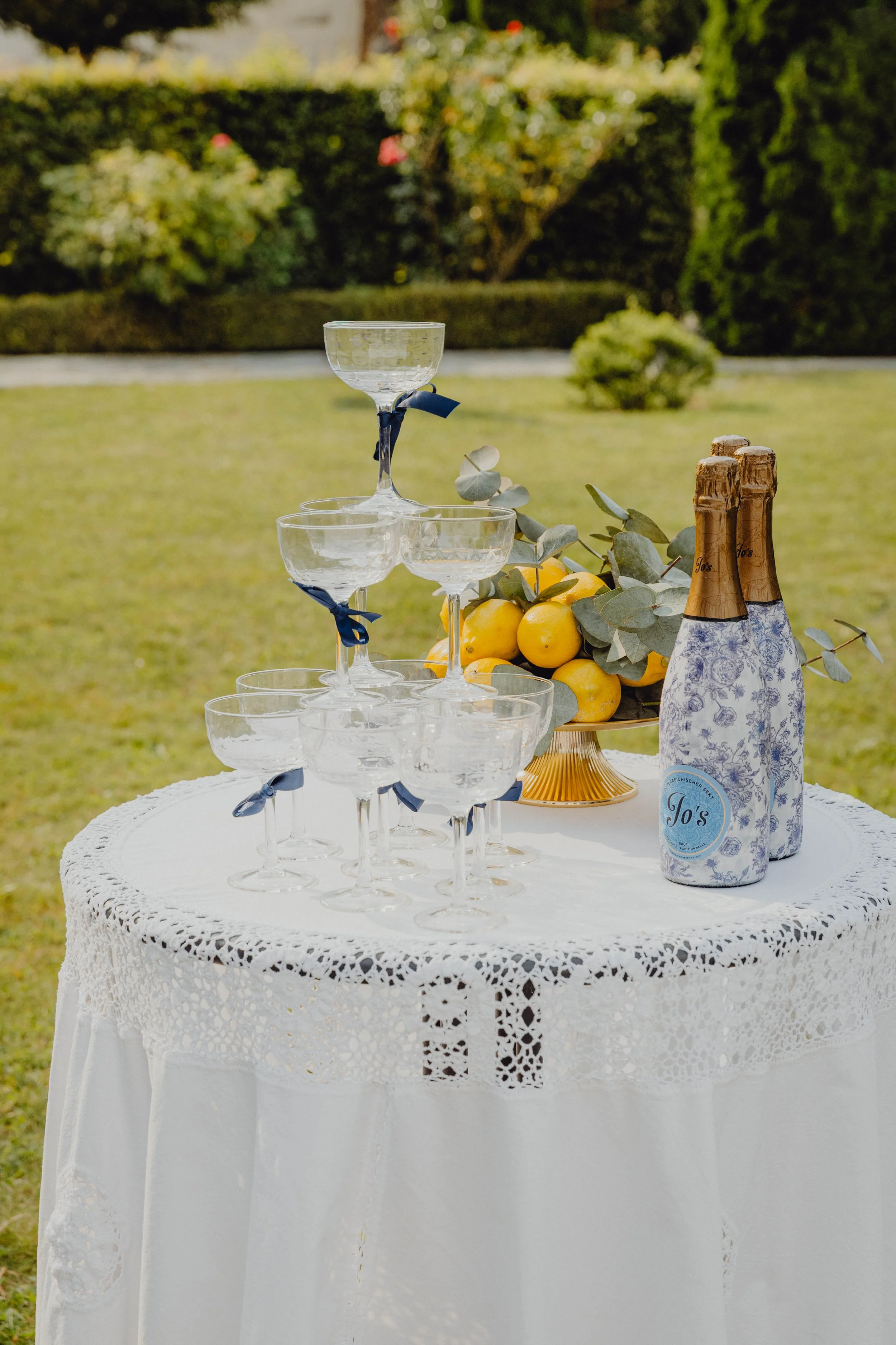 Schloss Altenhof Hochzeit Wedding Location Italy Wedding Champagner Tower Style