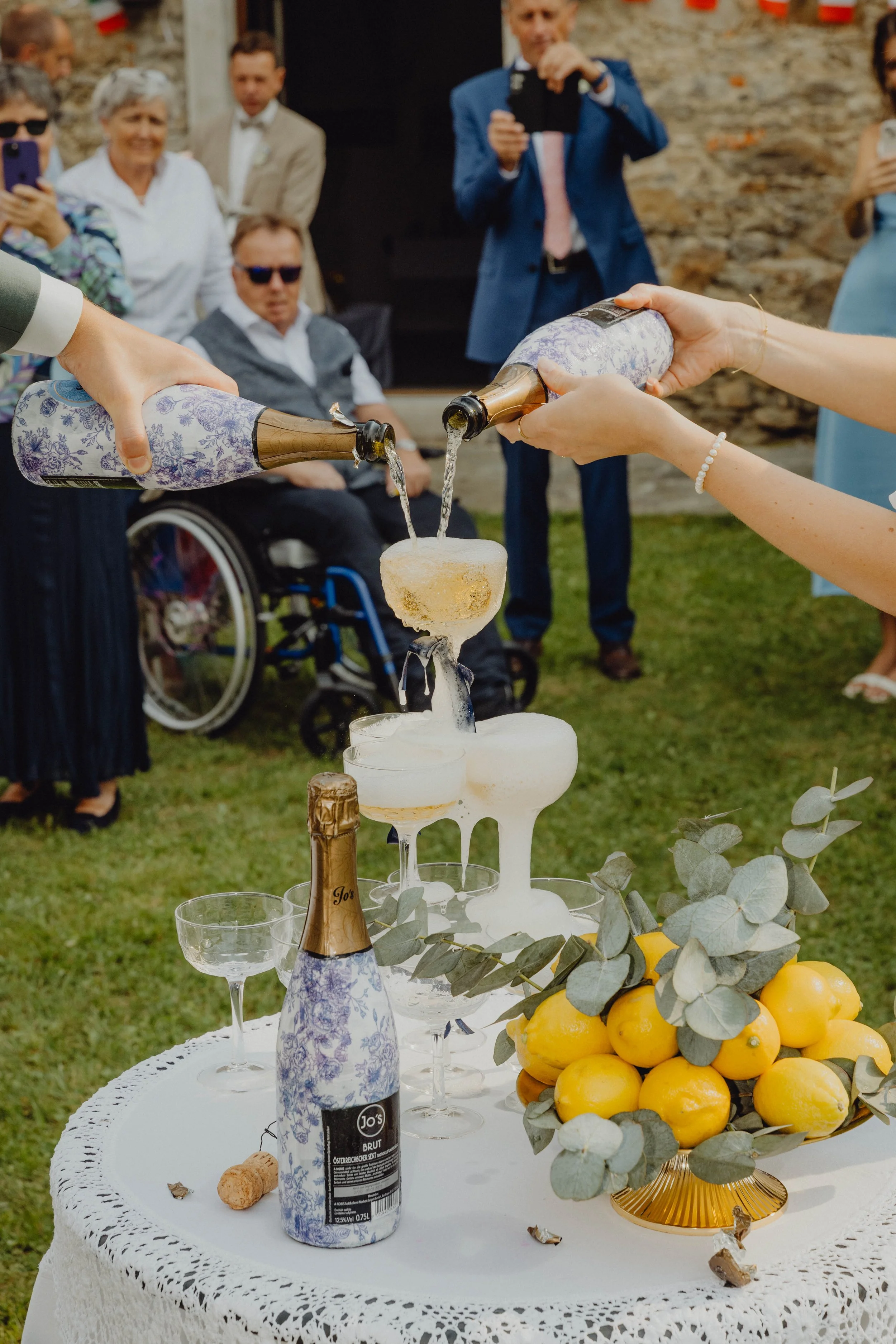 Schloss Altenhof Hochzeit Wedding Location Italy Wedding Cake Hochzeitstorte Champagner Tower Style