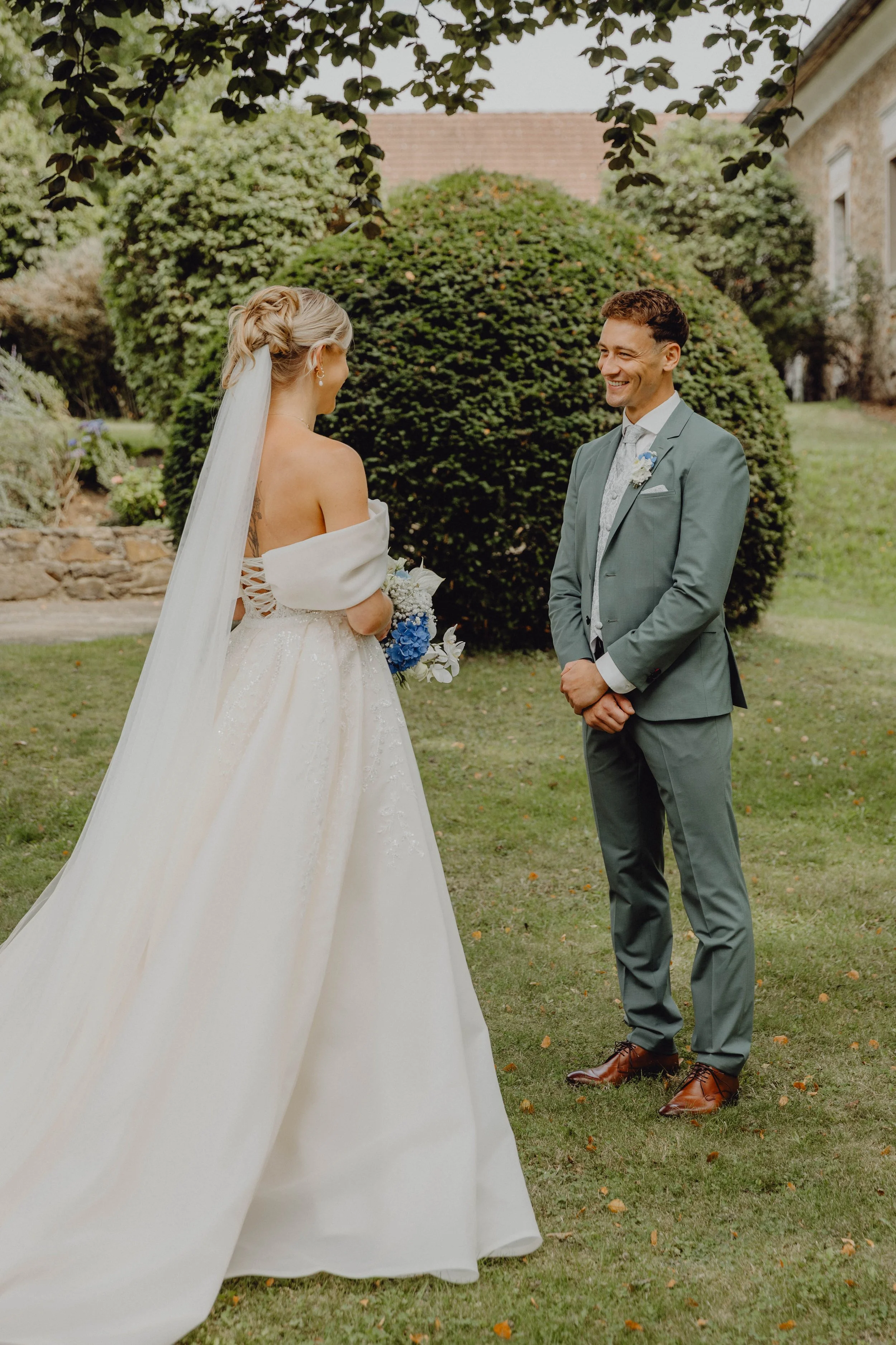 Oberösterreich Hochzeit Schloss Altenhof Brätigam Braut Brautpaar Brautpaarshooting