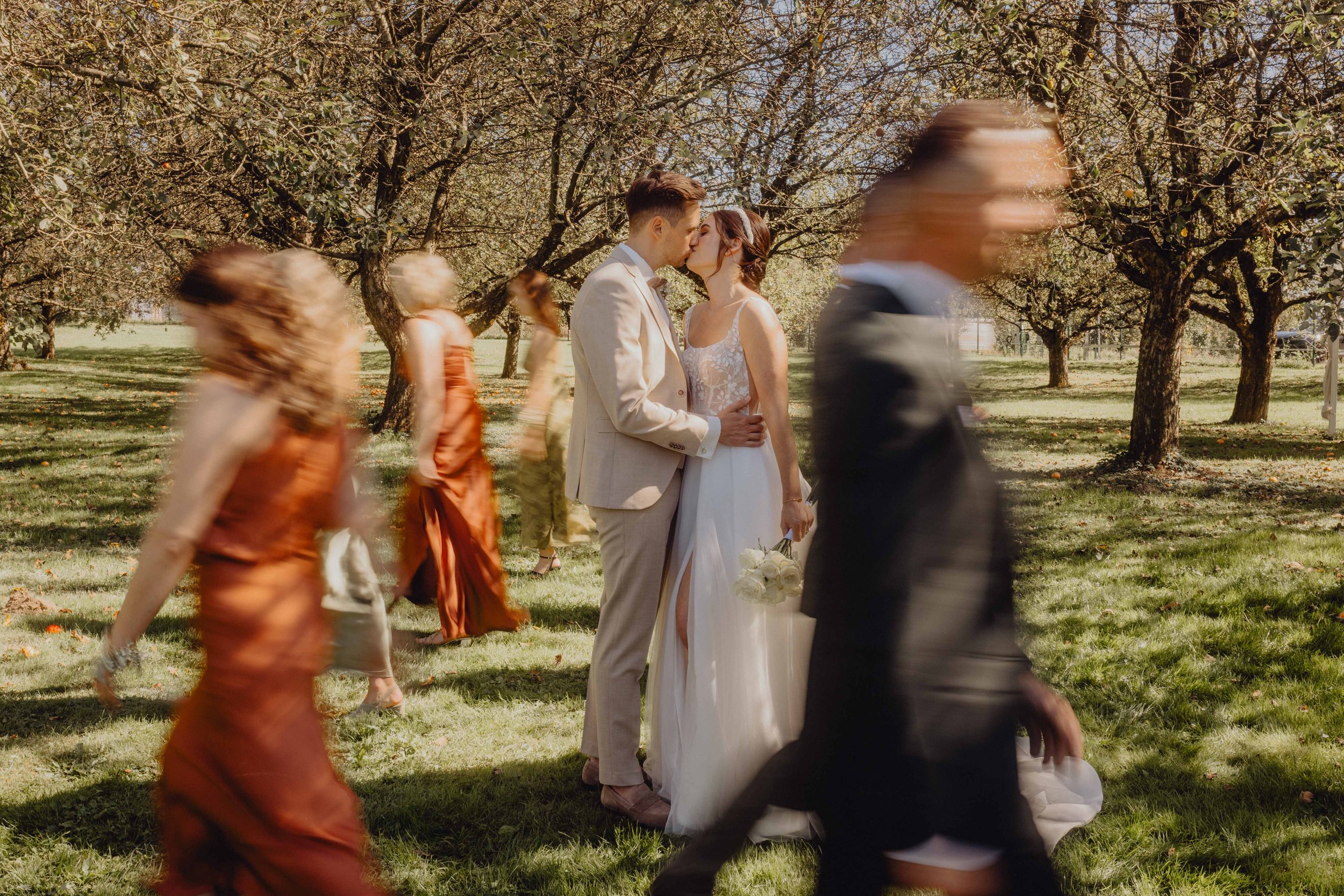 Karlingberger Gut Hochzeit Oberösterreich Brautpaar Liebe Braut Bräutigam Location Floristik Paarshooting