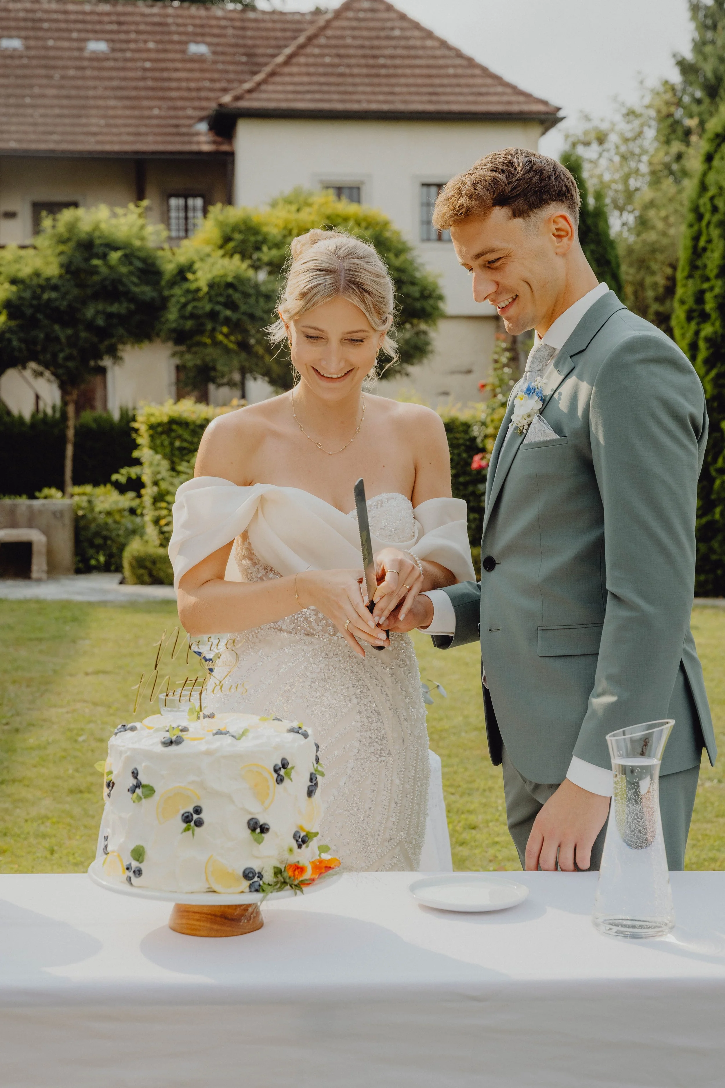 Schloss Altenhof Hochzeit Wedding Location Italy Wedding Cake Hochzeitstorte Champagner Tower Style