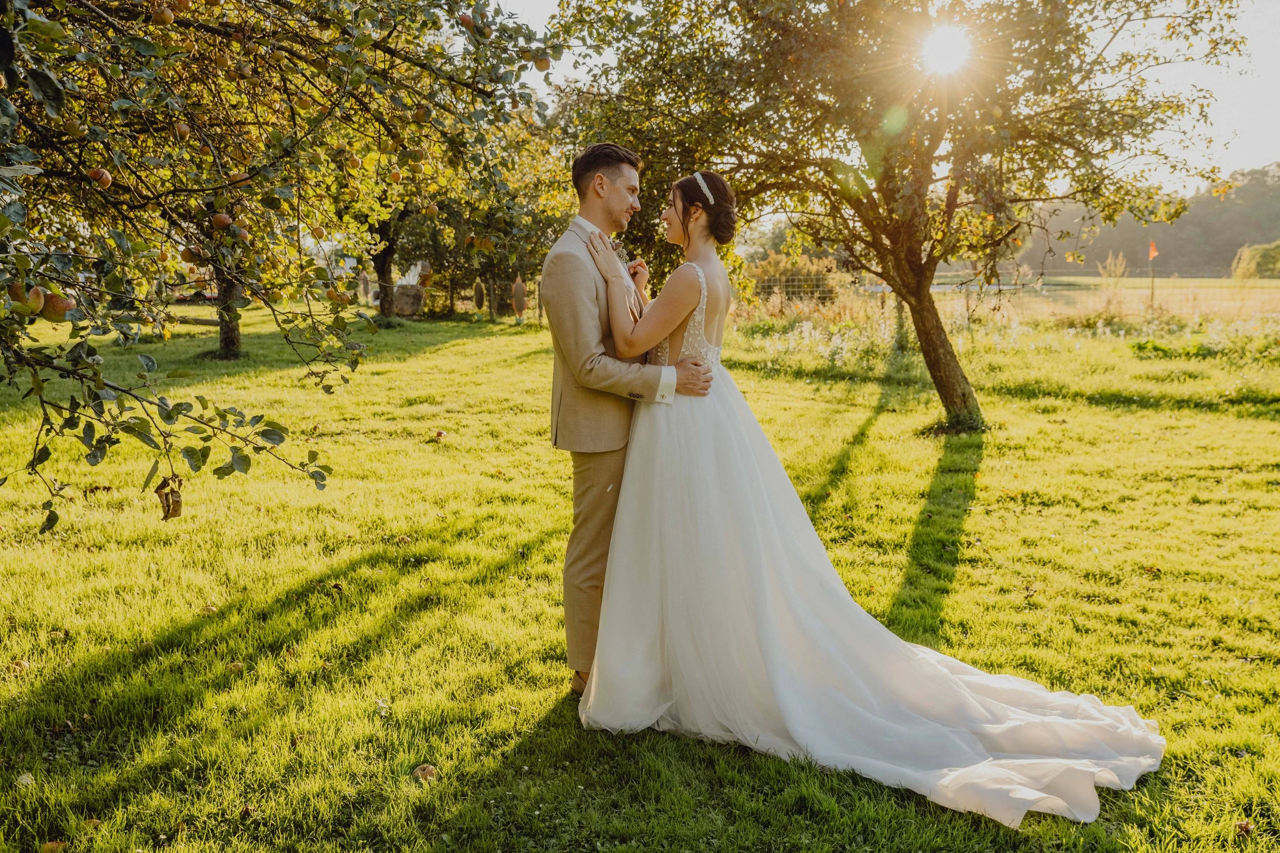 Karlingberger Gut Hochzeit Oberösterreich Brautpaar Liebe Braut Bräutigam Sunsetshooting