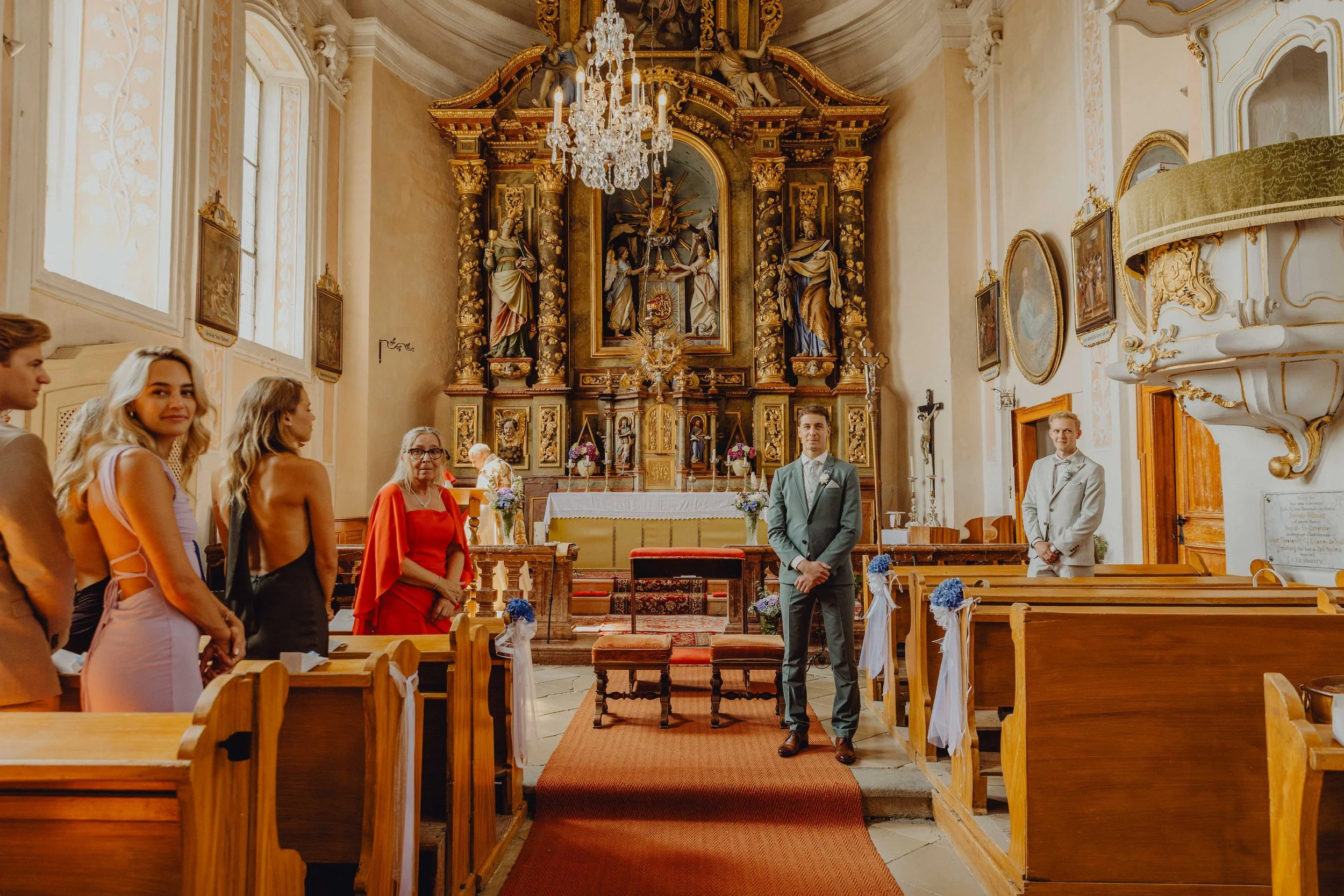 Hochzeit Schloss Altenhof Braut Bräutigam Kirche Kirchliche Trauung Kapelle  Italy Wedding