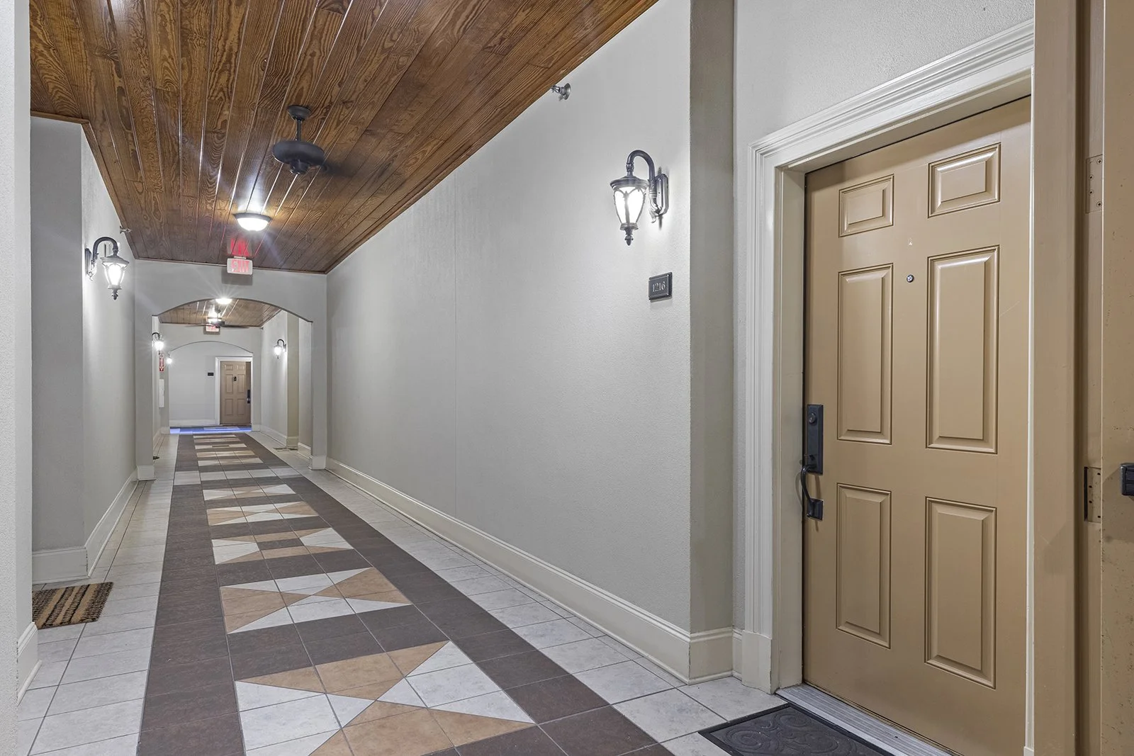 825HighlandLnNE#1216-1823-WEB-003.jpg