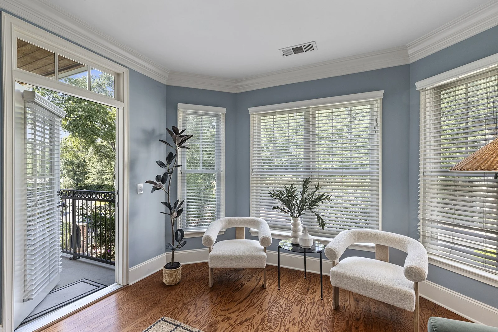 825HighlandLnNE#1216-1823-WEB-016.jpg