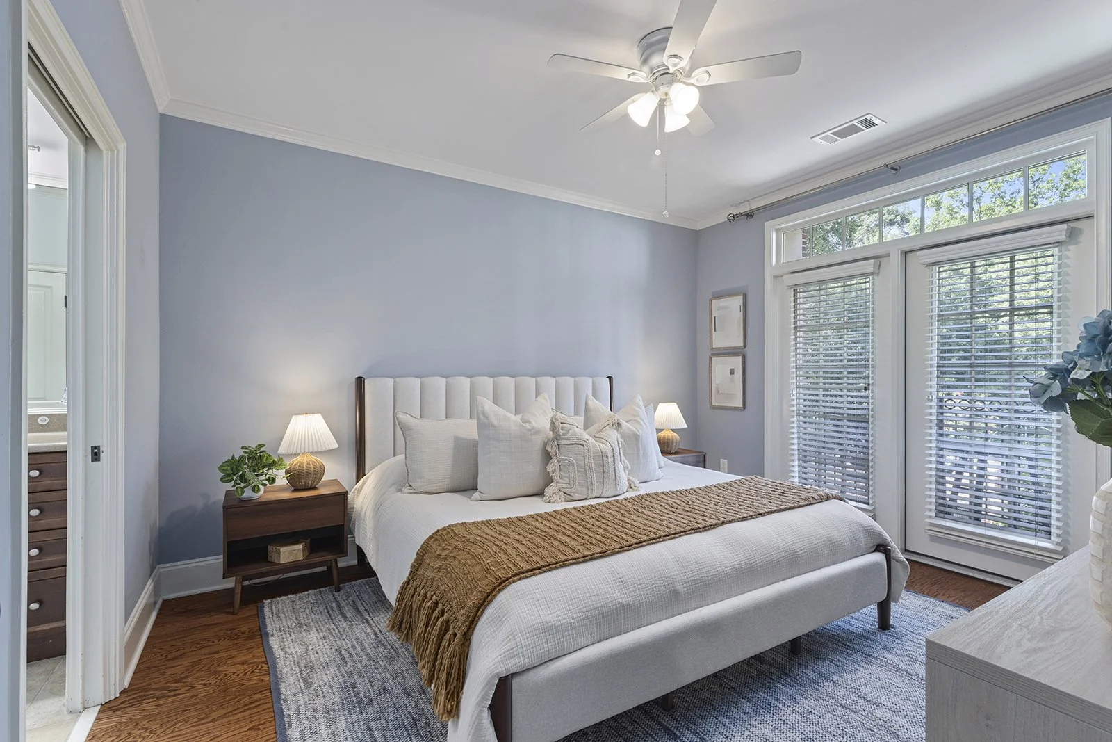 825HighlandLnNE#1216-1823-WEB-019.jpg