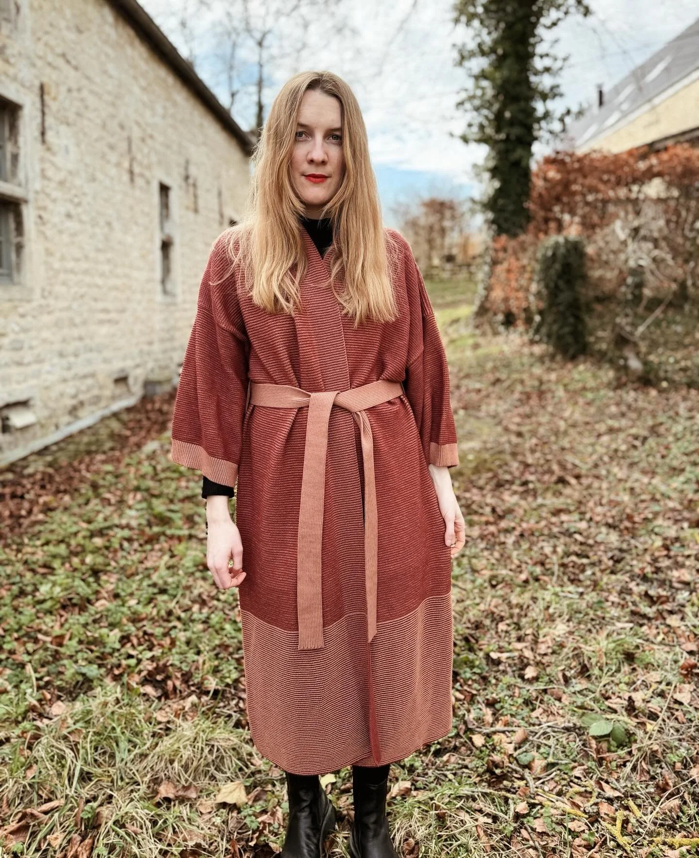 Cosy season has begun! 🍂 Fellow autumn lovers, let&rsquo;s indulge in the season of pumpkin soups, chestnuts, foggy mornings, and soft knits 🧶 the merino wool kimonos are the  ideal pieces to carry you trough this fall 🤗 order yours through the li
