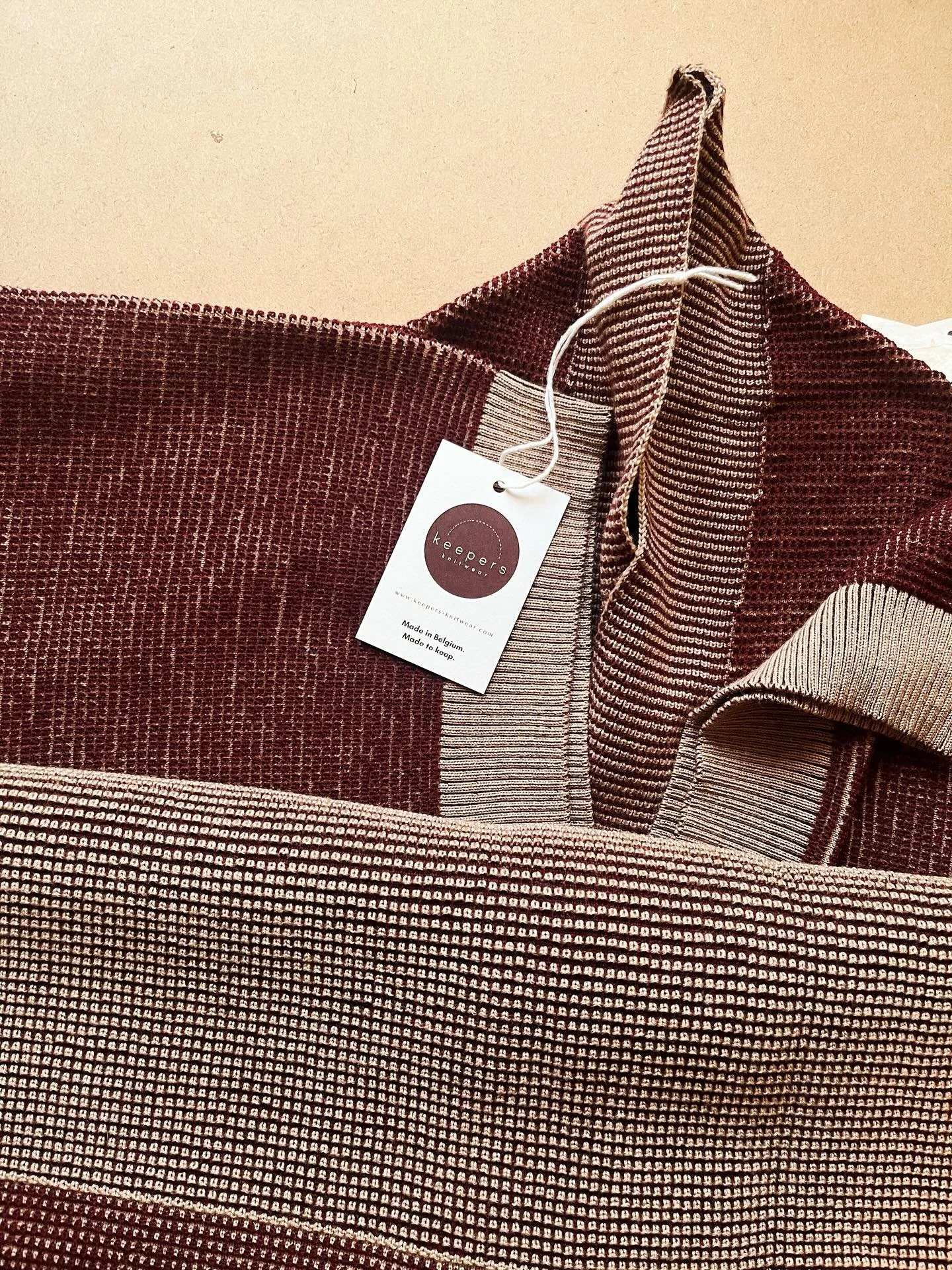 Shipping a small batch of merino wool kimonos off to a fantastic new point of sale today ✨ soon a few pieces will be available at the beautiful store @lavieenroseknokke in Knokke! 

#merinowool #knittedkimono #kimono #knitlove #madeinbelgium #belgian