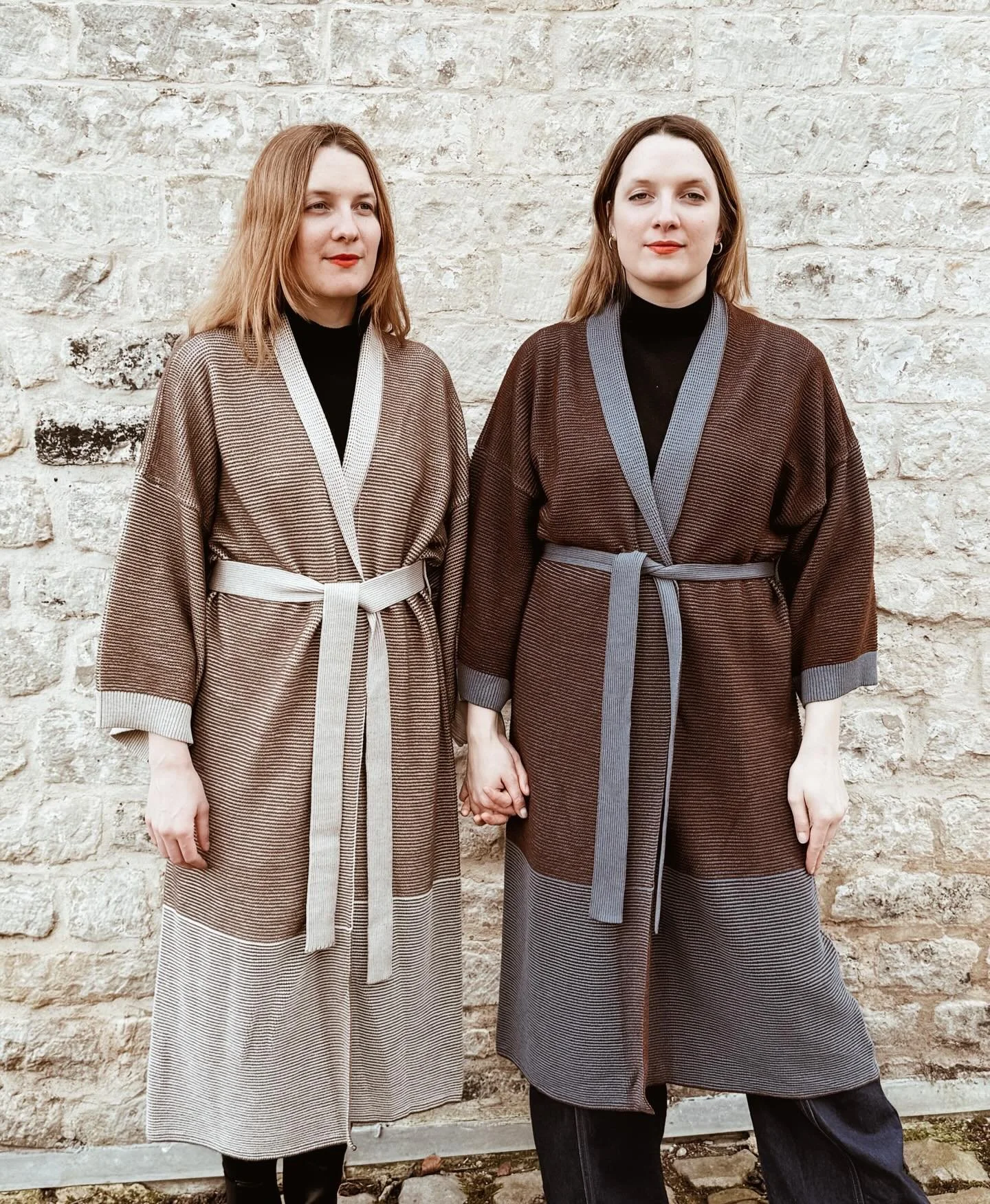 Kerstmis is nog maar een maand weg! 🎄✨ dit is uw herinnering om lokale en kleine bedrijven te steunen bij het kopen van die kerstcadeaus voor uw dierbaren! 💫 Elke bestelling betekent veel voor ons 🙏

@___fflorentina 👯‍♀️ en ik dragen onze meri