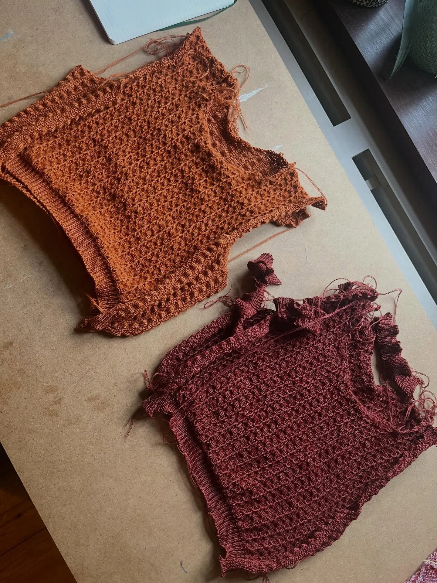 March so far 🌸

This month has been extremely busy for me - and I haven&rsquo;t had much time to knit or to spend here on IG. Here&rsquo;s a little recap to catch up on what I&rsquo;ve been up to! 
1. Custom order for kids slipovers
2. Knitting when