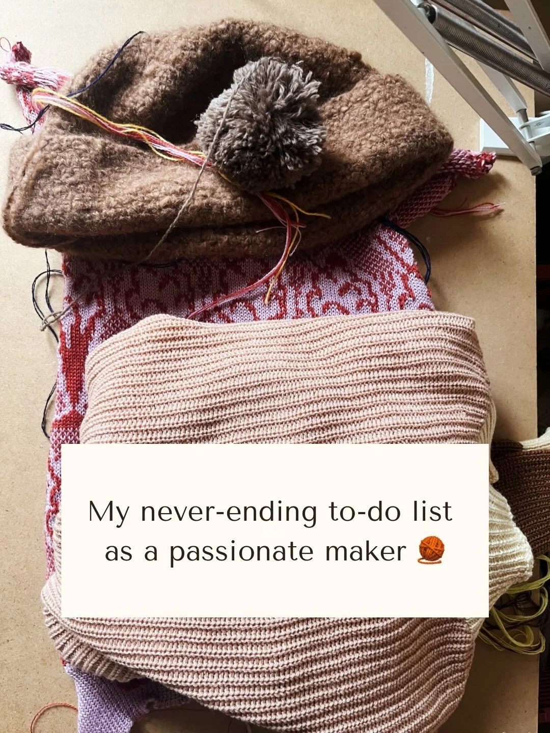 I definitely have more ideas than time, and it shows 😅 can anybody relate?!

#meetthemaker #knitter #machineknittersofinstagram #machineknitting #knitweardesigner