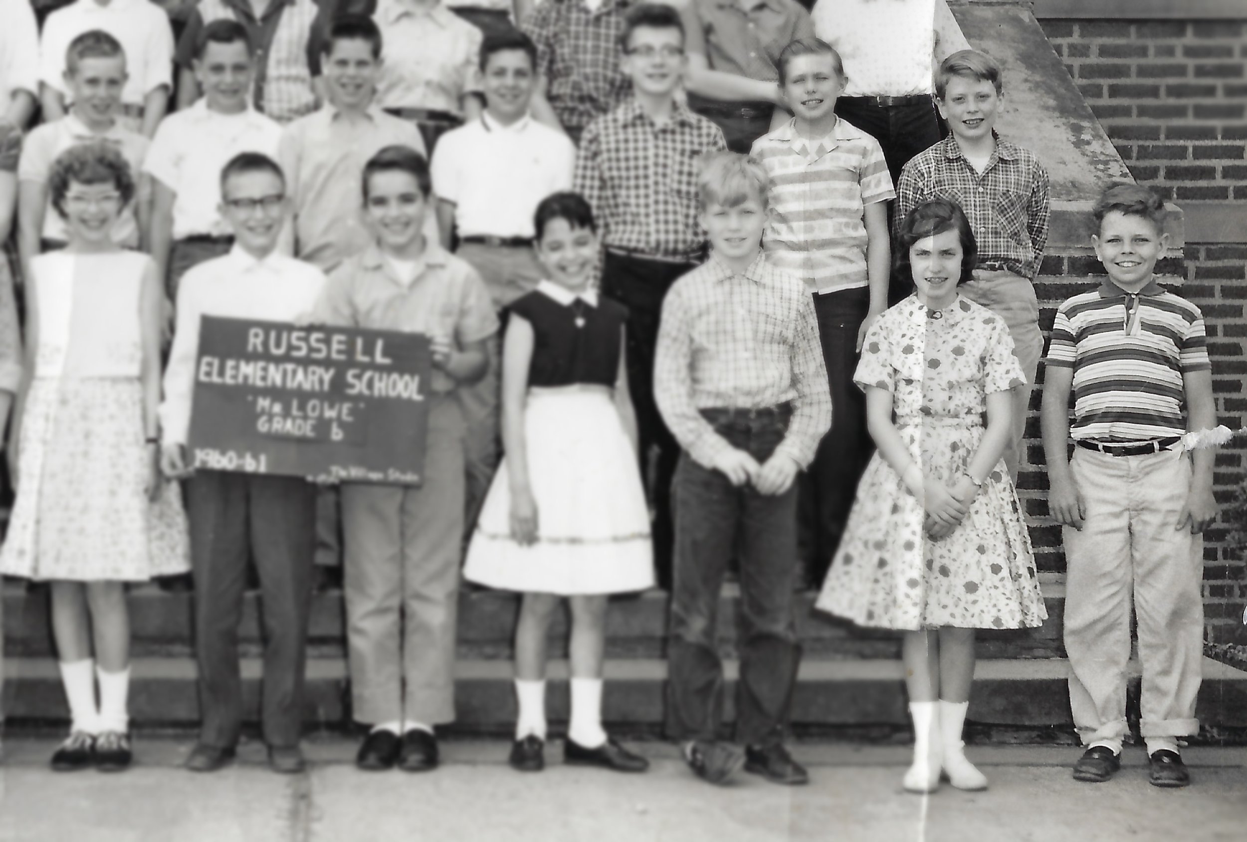 A7-ClassPhoto-6thGrade-lores.jpg