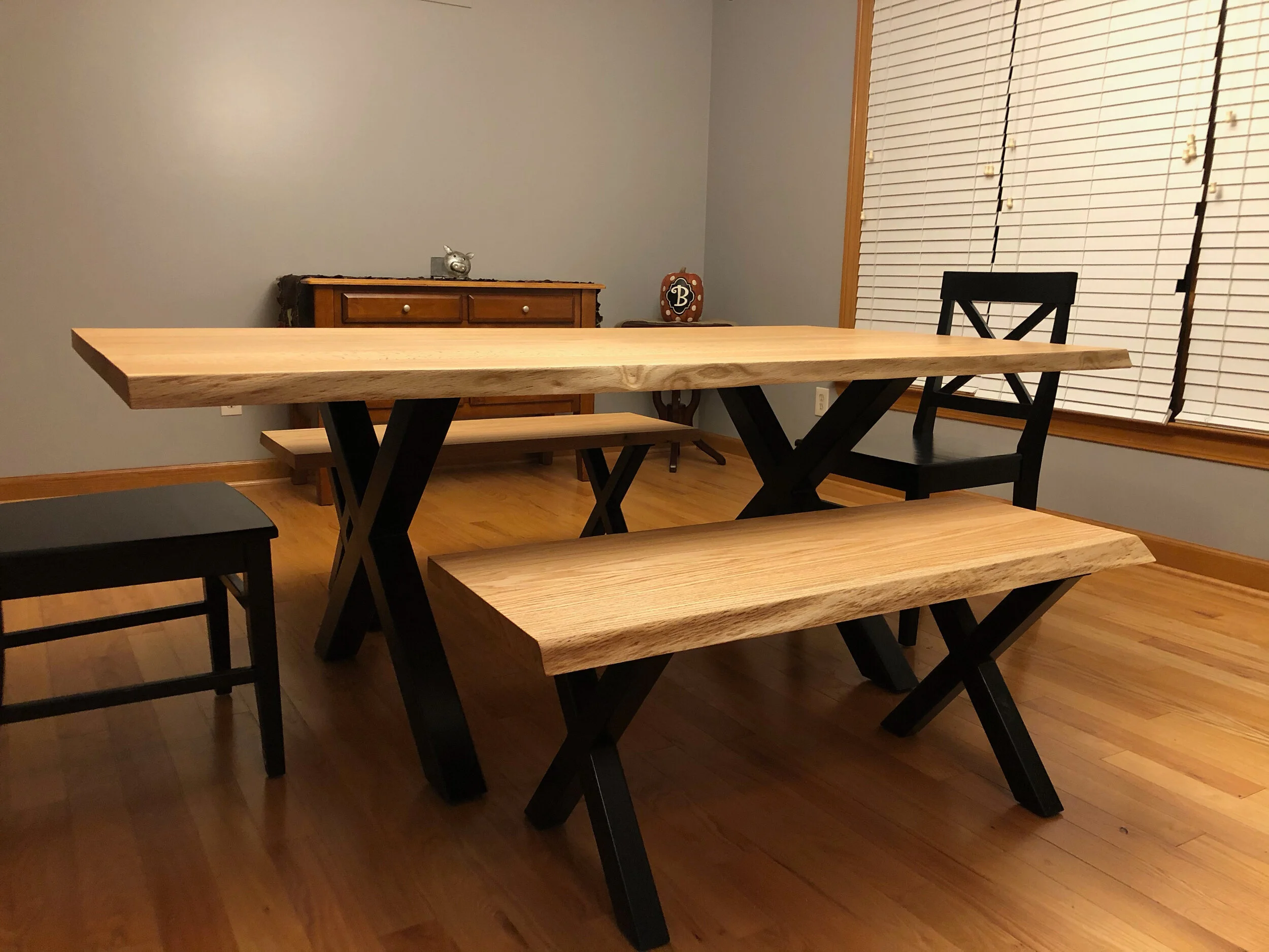 Oak Live Edge Table 4.jpg