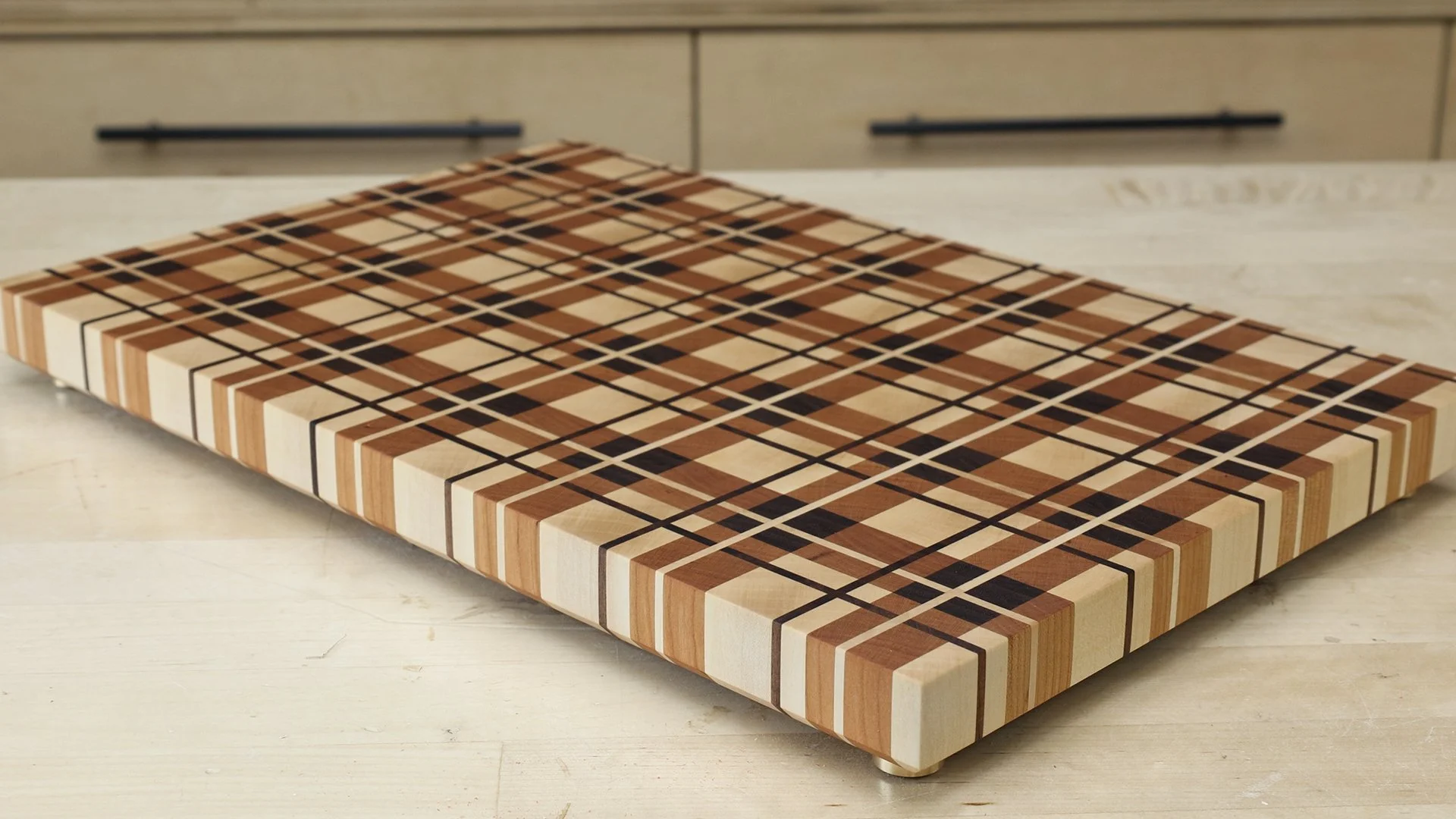 Plaid Cutting Board Plans 4.jpg