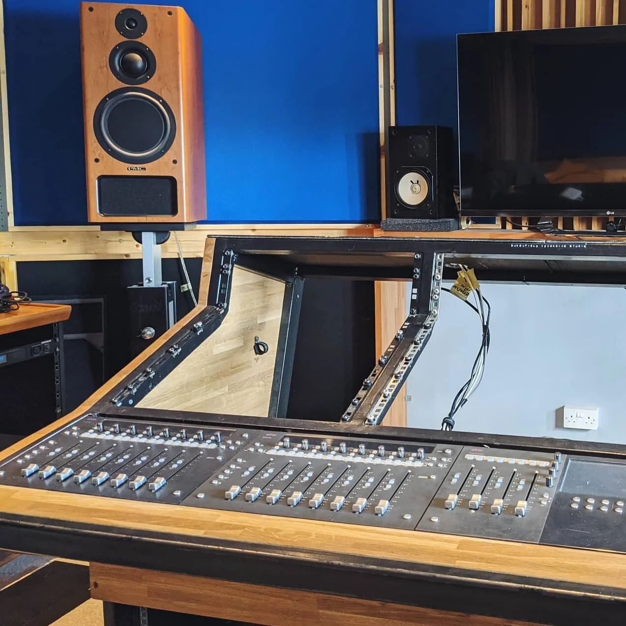 Things are changing to say the least! While we&rsquo;ve been going through the recent lockdown (we&rsquo;ve lost count now!) we&rsquo;ve been cracking on renovating the studio. And it&rsquo;s all starting to come together! 

The first step in the mov