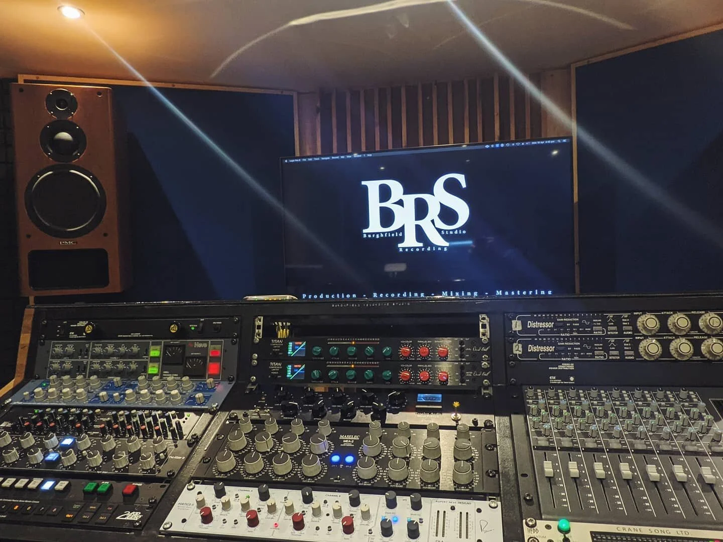 We still have some slots free at the end of April, drop us a message now to get your next session booked with us!

#studio #recording #readingtown #berkshire #audioengineer #newmusic #readingmusic #recordingstudio&nbsp; #music #mixingandmastering #ne