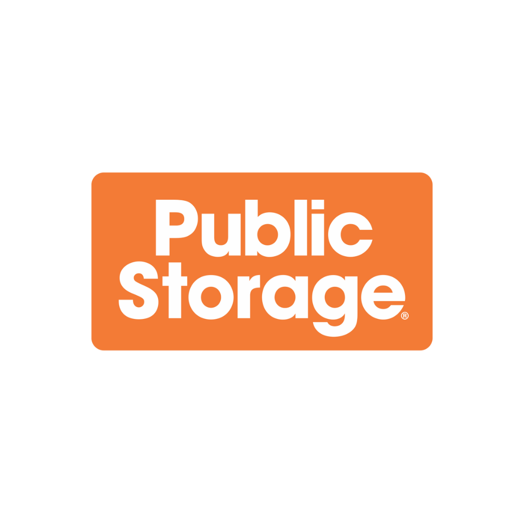 Professional holiday cleaning tips by I Speak Organized for impressing guests in Vancouver, WA, featuring organized holiday storage solutions and deep cleaning kitchen advice.