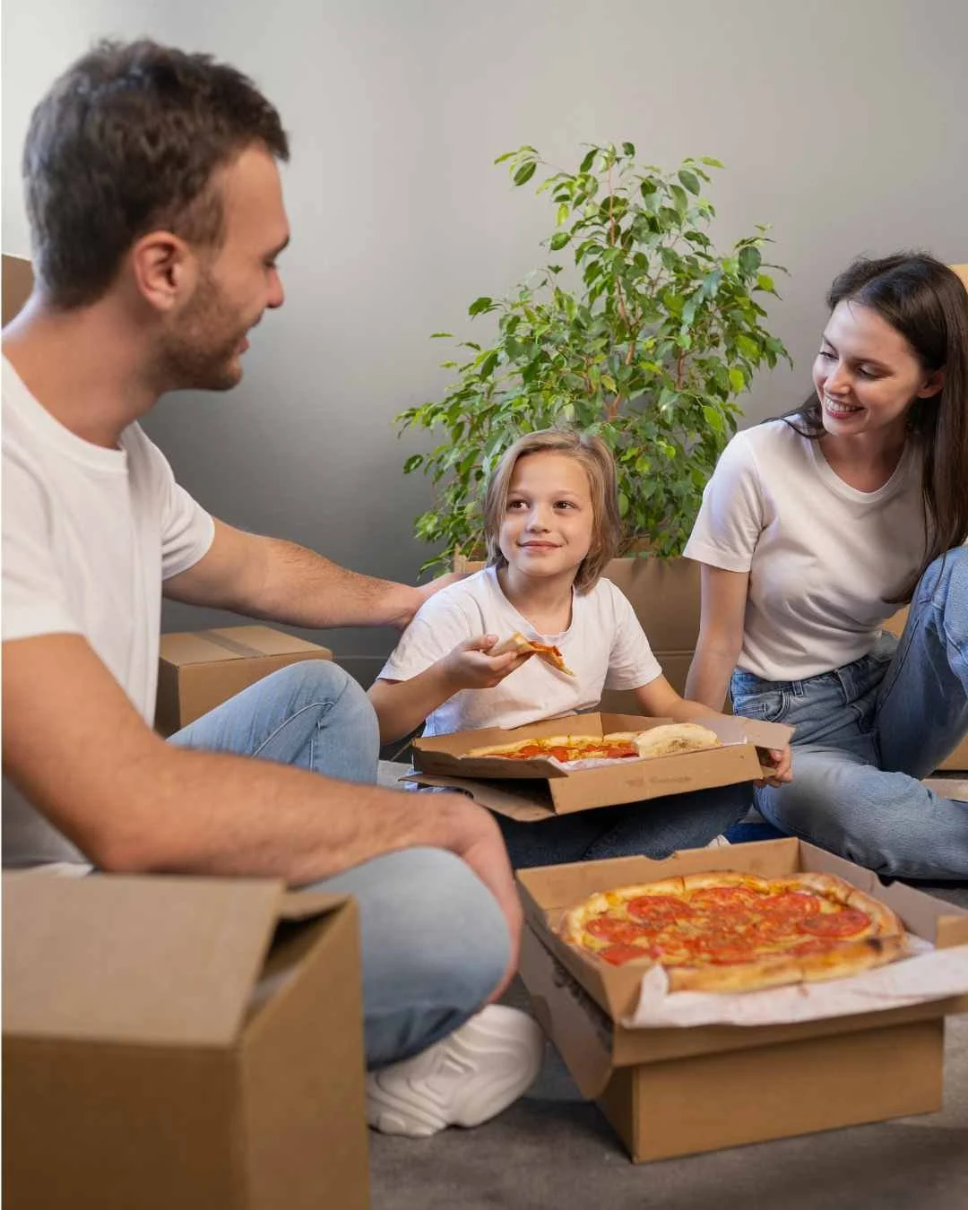 It&rsquo;s Friday&mdash;let&rsquo;s do pizza &amp; family at Troy&rsquo;s Italian Kitchen! 🍕👨&zwj;👩&zwj;👧&zwj;👦 #FridayNight #PizzaNight #FamilyTime Spend $50, save $7 7off