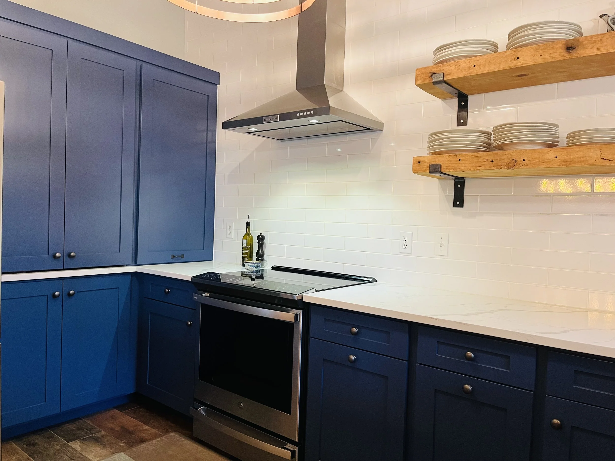 Contemporary Transitional Kitchen Remodel by Newberg Kitchen Cabinets & Countertops project photo