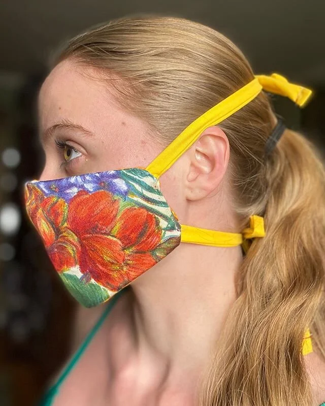 This Ready2Ship Reversible Face Mask is available in our shop!🌞
&bull;&bull;LINK IN BIO&bull;&bull;
&bull;
We have soo many new masks that will be added to the Ready2Ship section on our site within the next couple days😊
&bull;
We also have 193 Fabr
