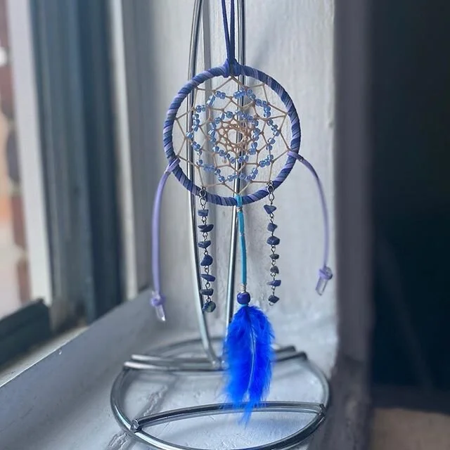 ‪🌟NEW🌟‬
‪Crystal Dreamz Catcher💙‬
‪(SWIPE to see detailing)
&bull;&bull;LINK IN BIO&bull;&bull;
The Quartz &amp; Sodalite Crystals look so good with this color scheme😍
&bull;
&bull;&bull;
&bull;
&bull;&bull;
&bull;
&bull;&bull;
&bull;
#dreams #dr