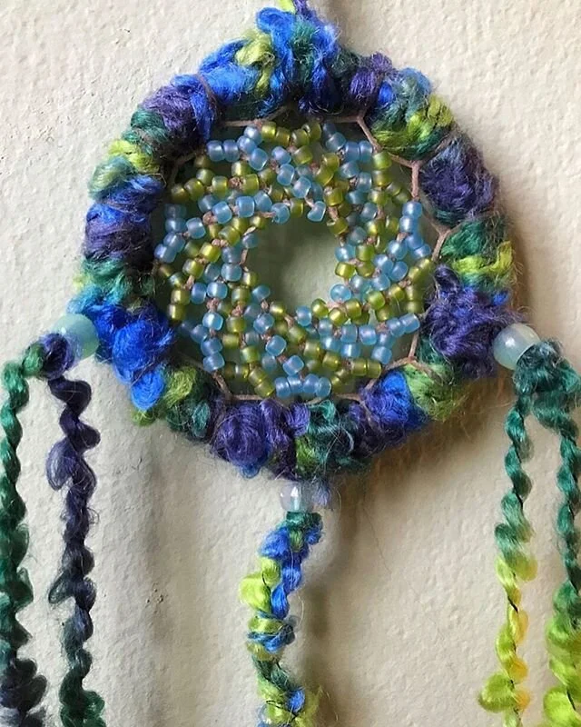 ✨🦚Peacock Catcher🦚✨
Available in our shop!
&bull;&bull;LINK IN BIO&bull;&bull;
&bull;
&bull;&bull;
&bull;
&bull;&bull;
&bull;
&bull;&bull;
&bull;
#translucent #peacock #roomiedesigns #igdaily #picoftheday #ombre #dream #decor #decorate #home #homed