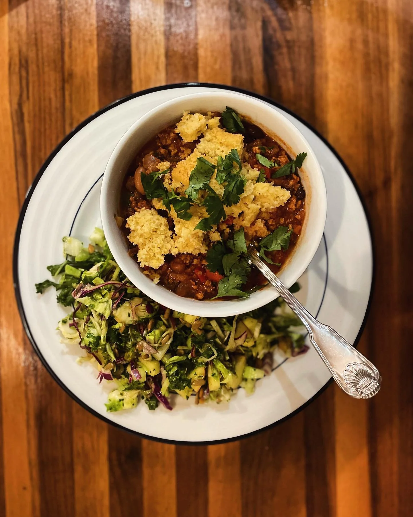 Cabbage- High in: Vitamin C, K and Fiber.

Red Kidney Beans- High in: Fiber, Protein, Iron, Folate and Magnesium.