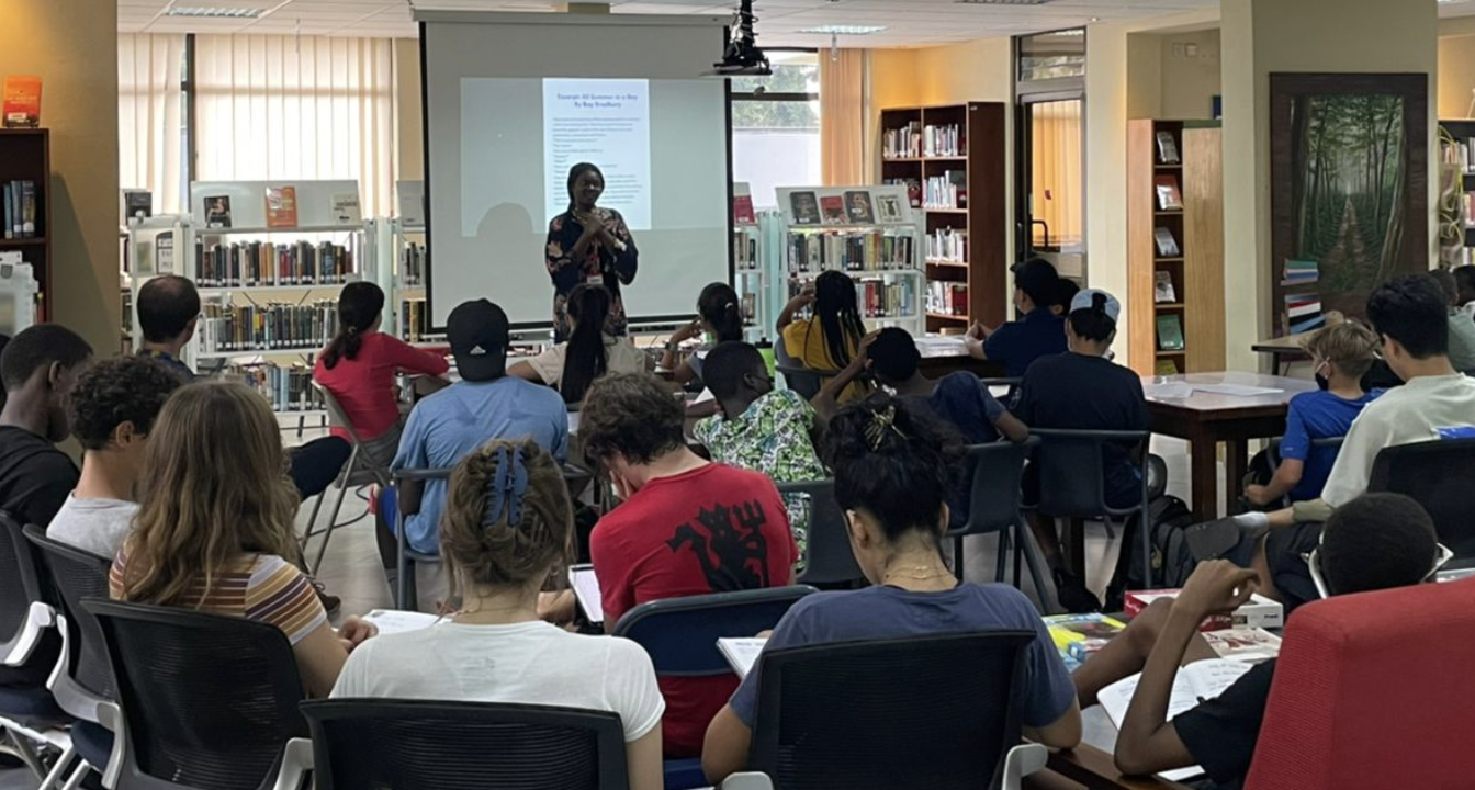 Author Ms. Akua Serwaa Amankwah, working with our students on a creative writing exercise. Lincoln Community School. Accra, Ghana. 28th October 2022.