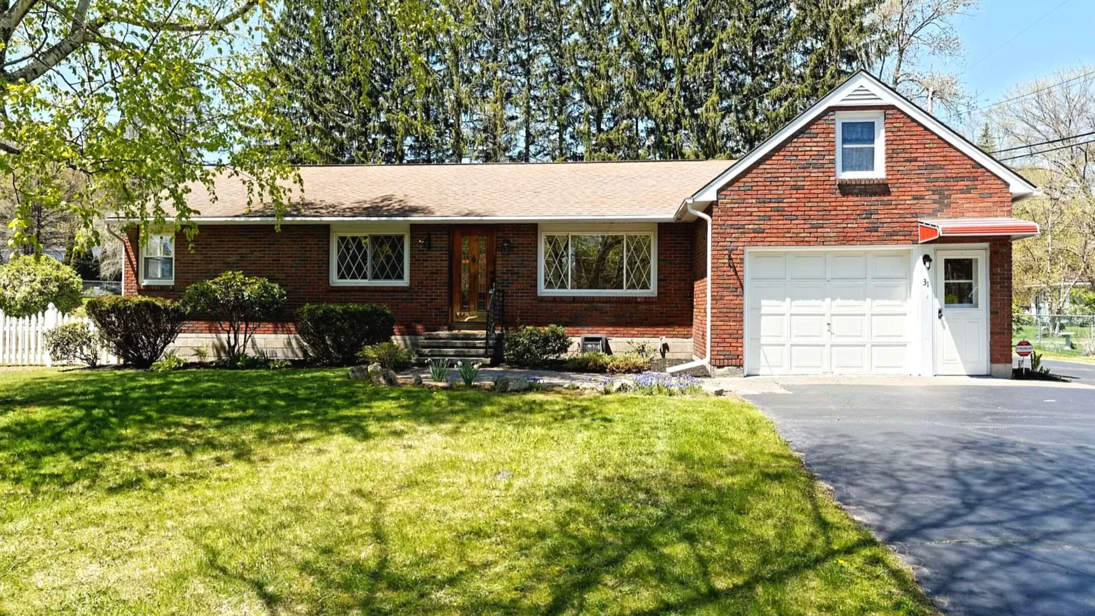 31 Henry Ave., Albany