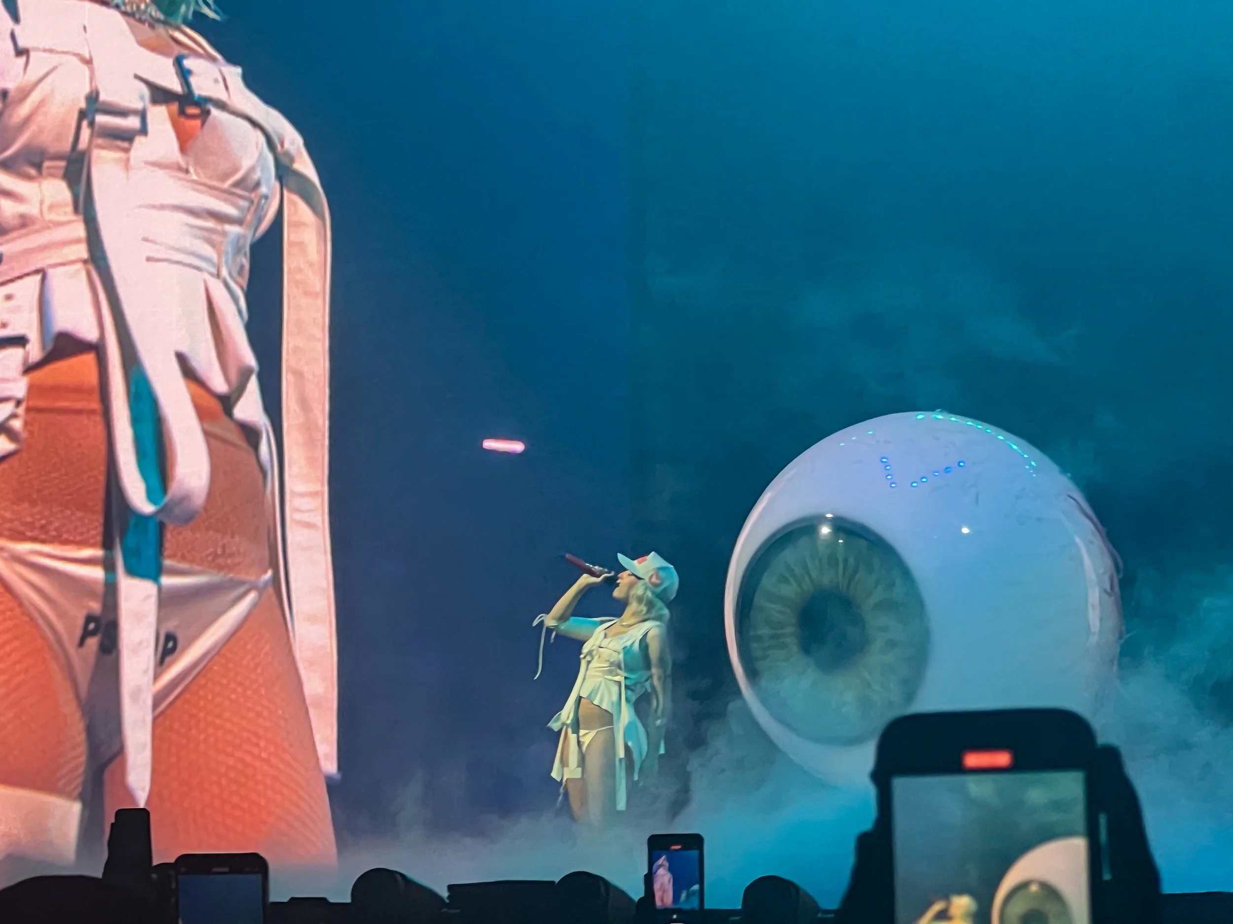 Doja Cat’s Scarlet Tour Shouldn’t Work, but It Does