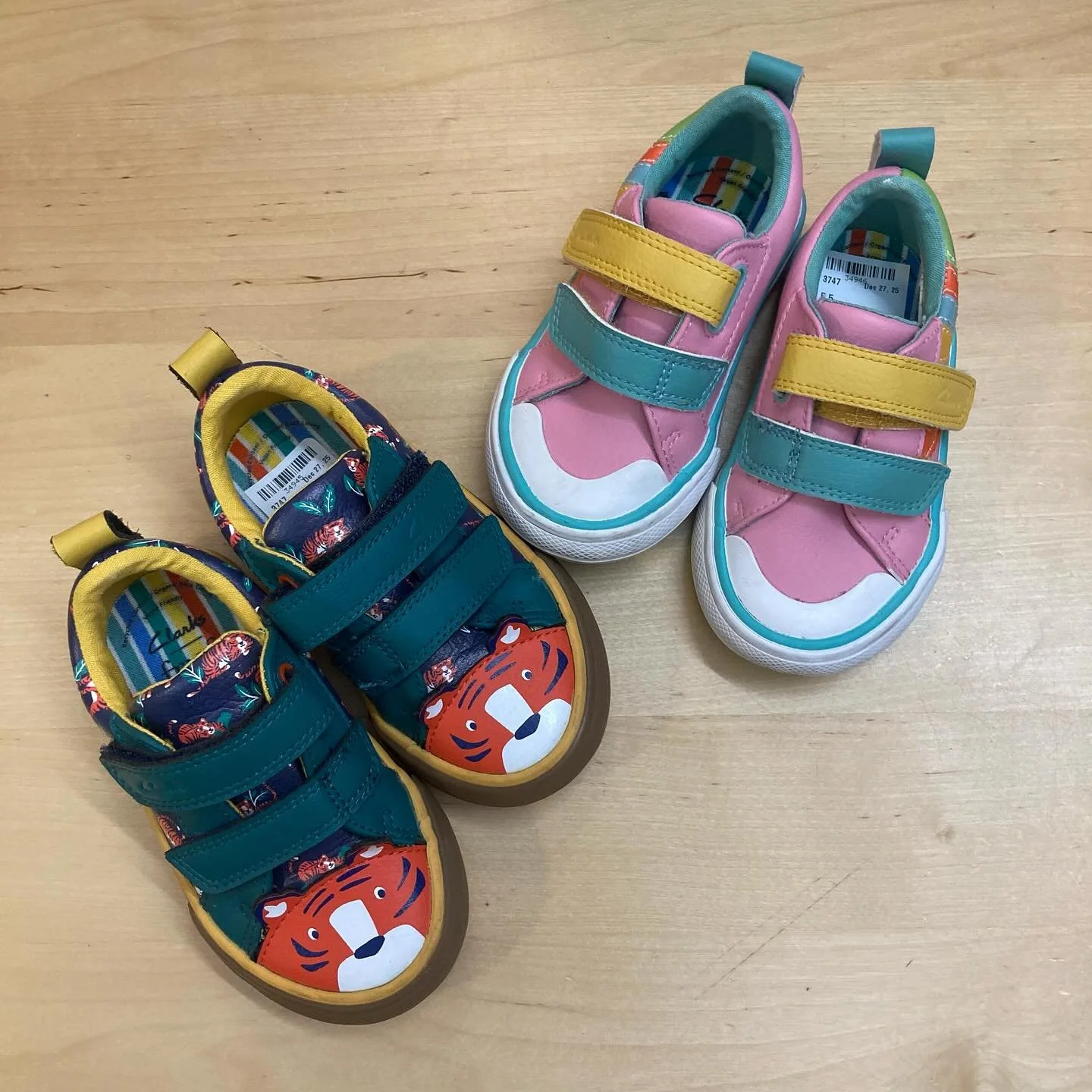 Who knew that #clarksshoes and #frugi did a collaboration!! These shoes are the cutest! 
Left, tiger print size 6, $16.99
Right, sunburst size 5/5, $16.99