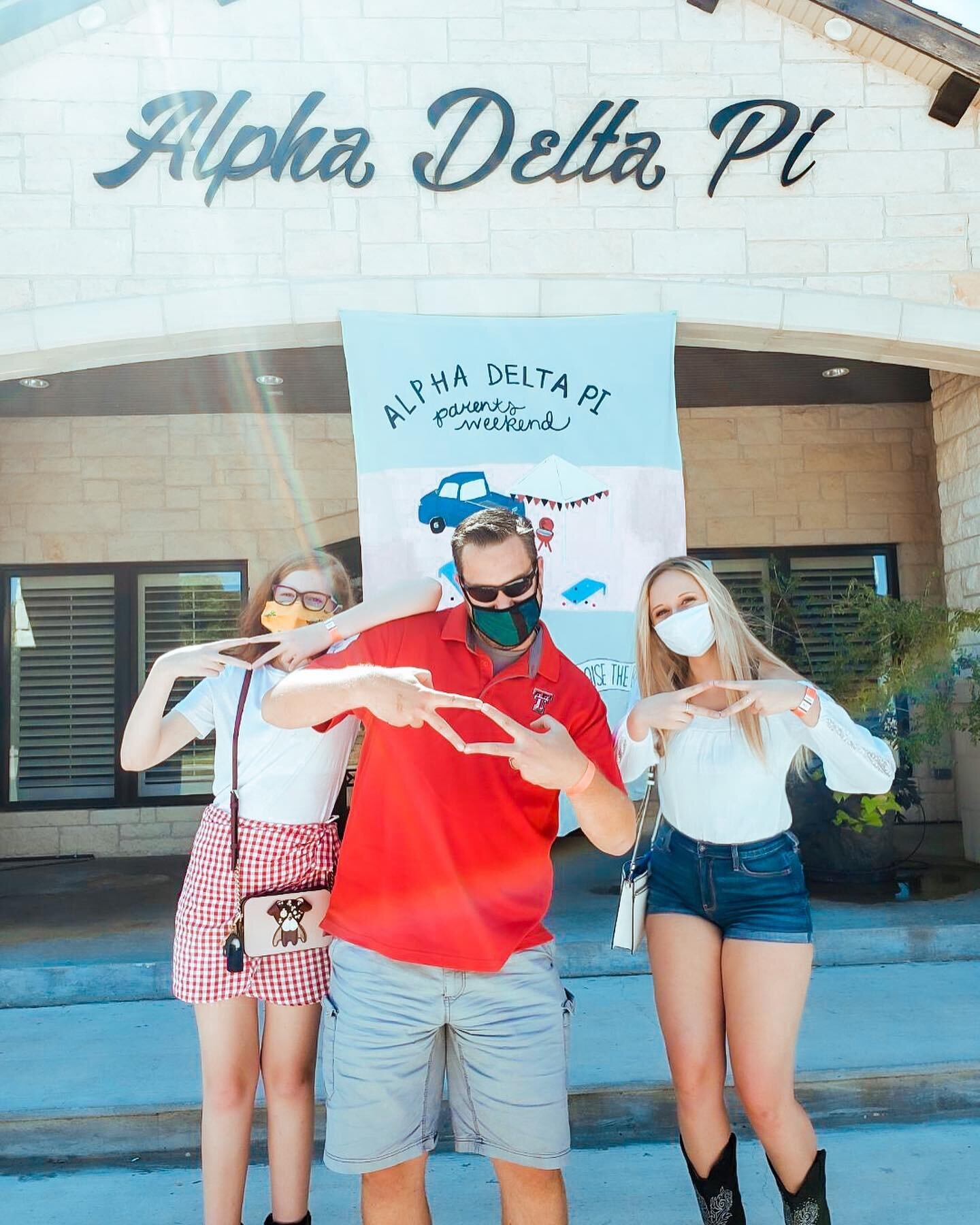 Reminiscing on ADPi Parent&rsquo;s Weekend! We had a blast having our families come to the 806! ❤️★🖤🏈

#adpiishome #bethefirst #techadpi #texasadpiproud #wreckem