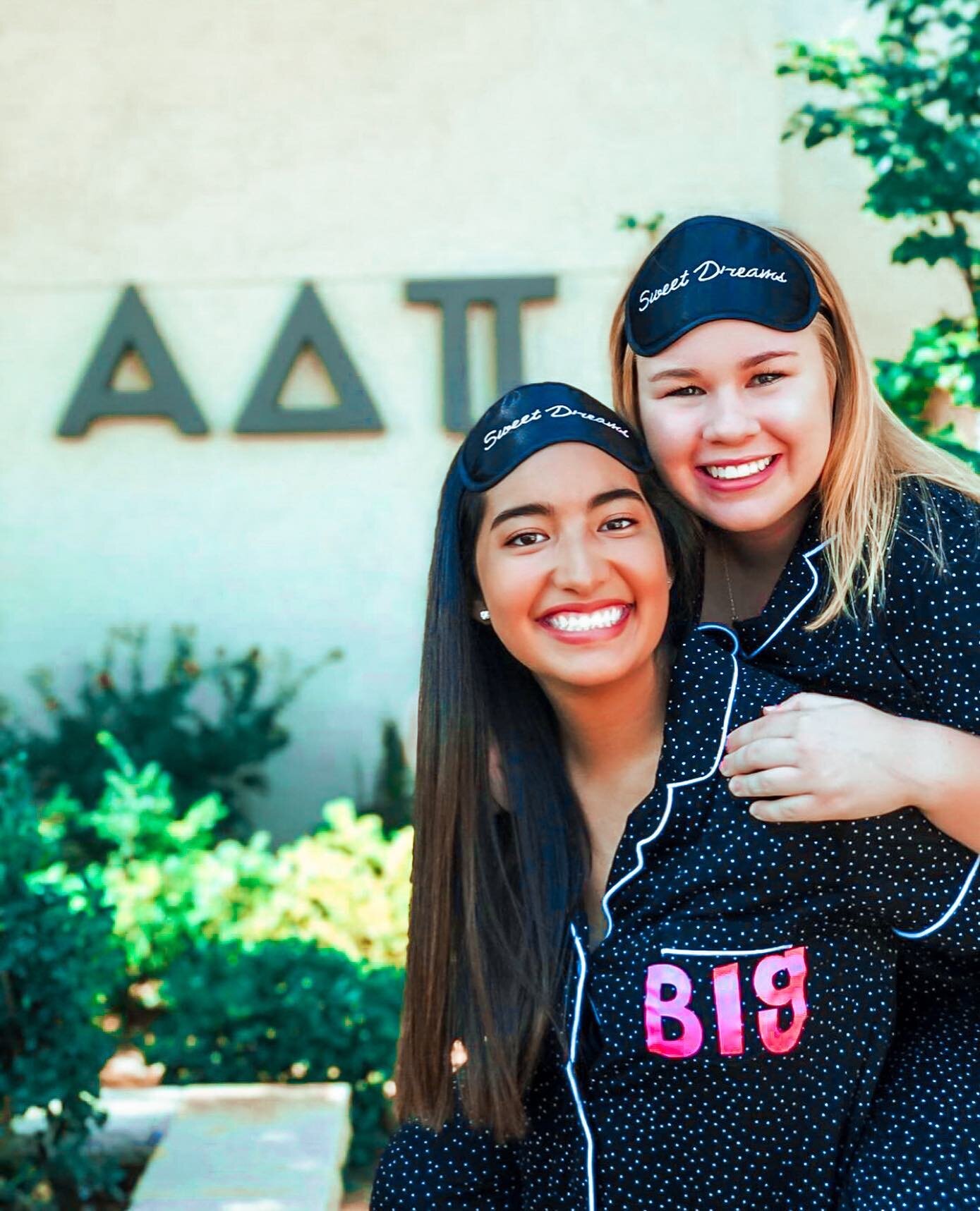 It&rsquo;s WLFEO Wednesday and we&rsquo;re dreaming of our future additions to our Diamond Families this weekend!💫Comment your favorite memory from Diamond Sister Reveal!💎💕

#adpiishome #bethefirst #techadpi #texasadpiproud #wlfeowednesday #throwb