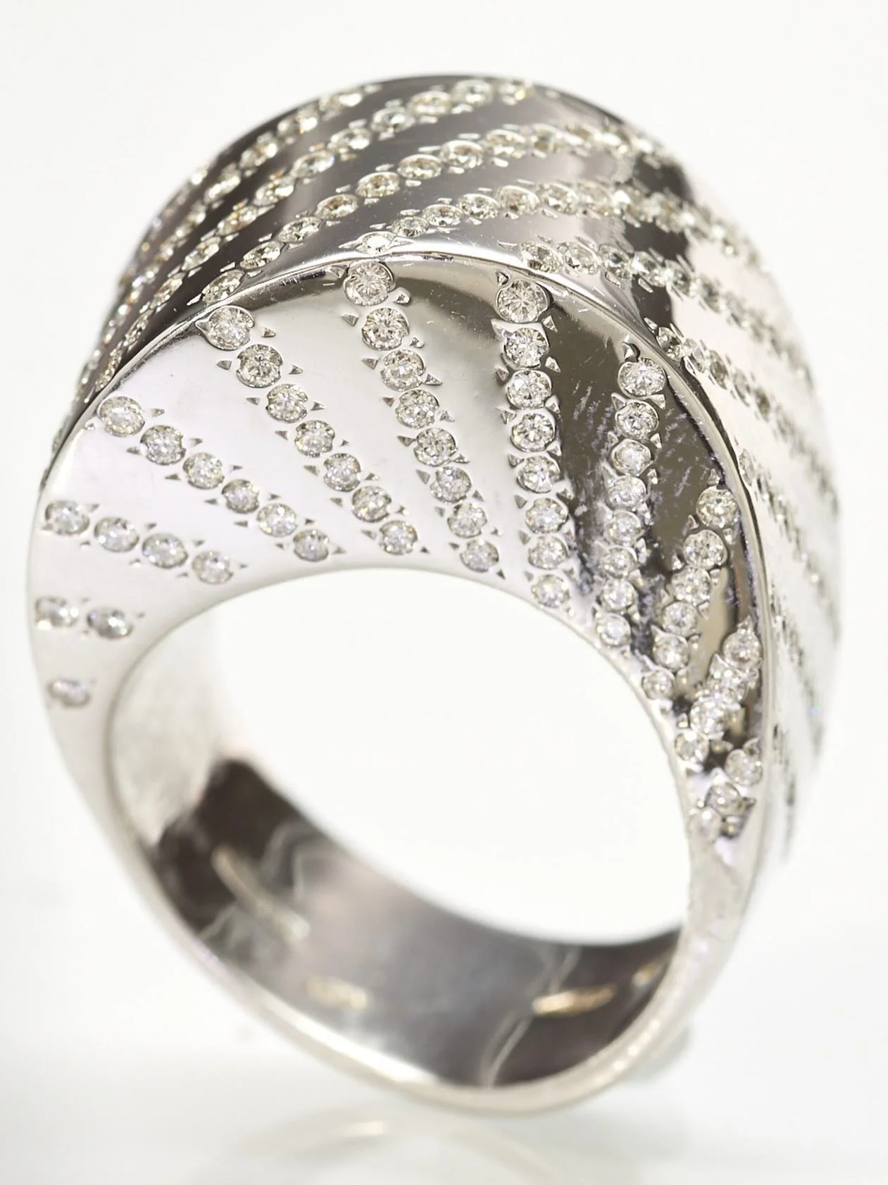 Jewelry never looked this way before. This astonishing estate piece was made by the Italian jewelry house of Vhernier. Available in my office for a limited time. #estatejewelry #contemporaryestatejewelry #highItalianjewelry