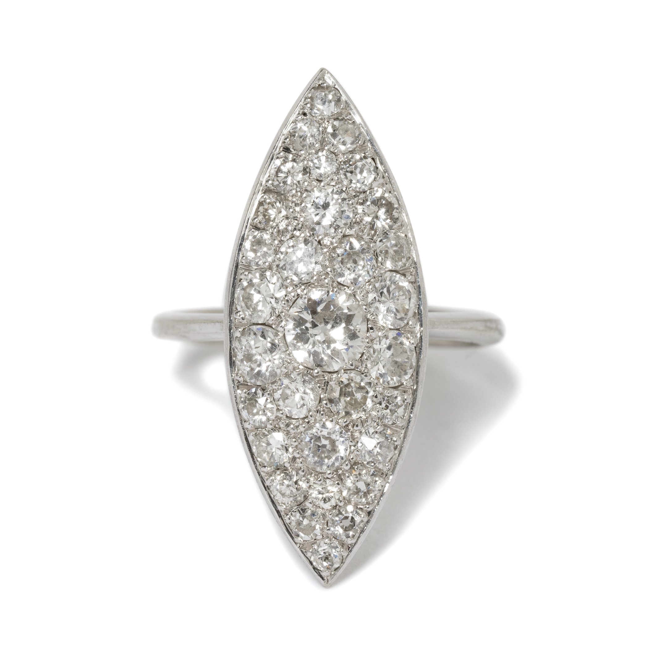 18k white gold ring mounted with round diamonds weighing 1.00 carat total (Art Deco)