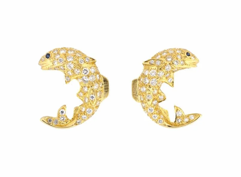 Graceful 18-karat yellow gold fish earrings paved with diamonds weighing about 2.35 carats total.