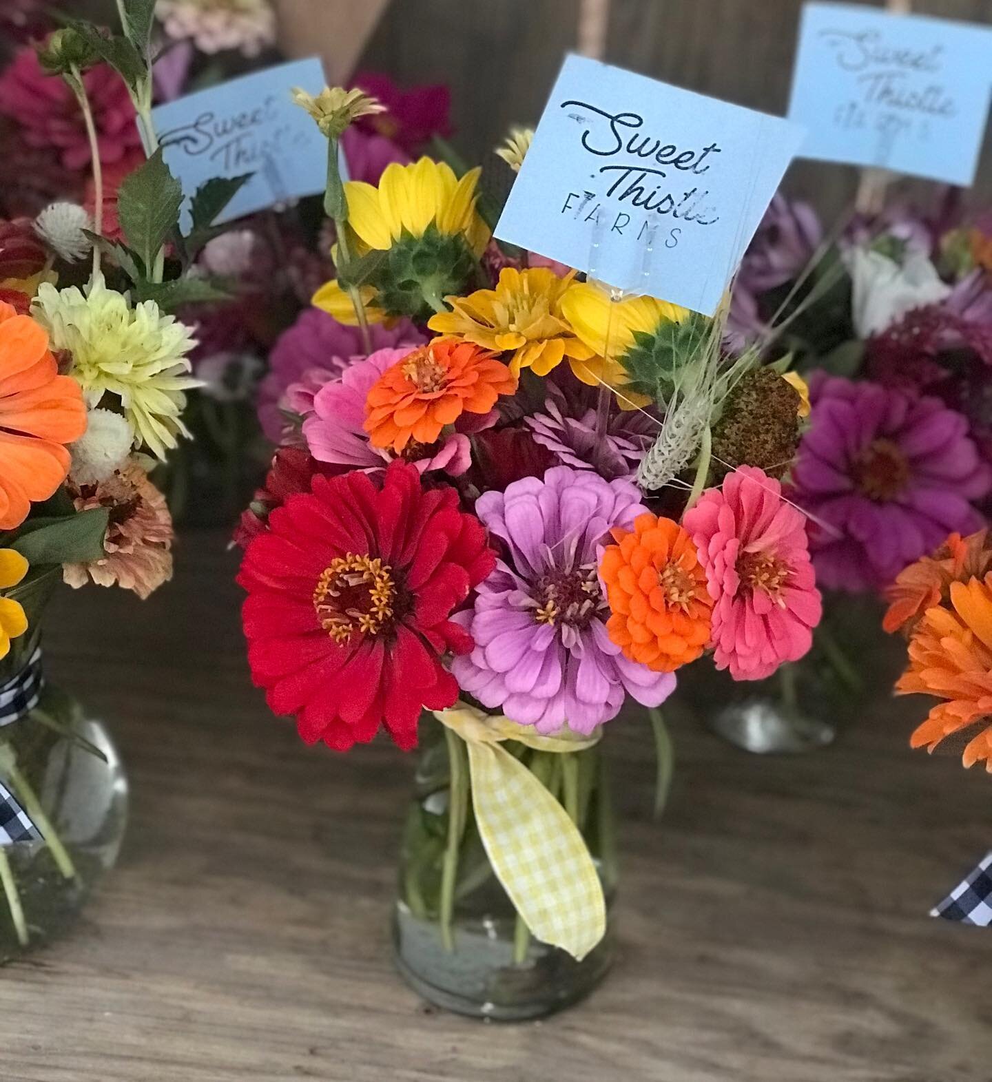 Our farm stand is fully stocked for Tuesday. Who loves farm fresh flowers? #clovis #sweetthistlefarms #farmstand #freshflowers #freshflowersmakemehappy #cutflowers #flowerfarmer #zinnias #giveflowers #buyfreshbuylocal #supportfarmers #farm