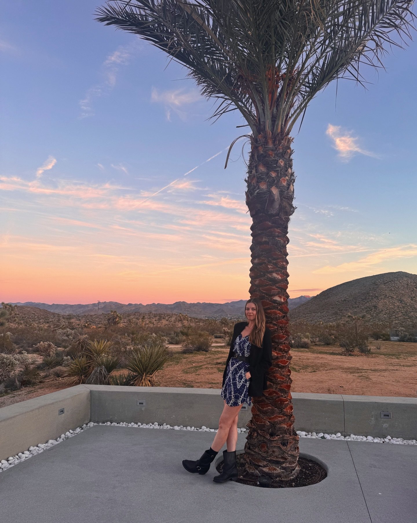 joshua, tree 🌴 @jamielynlippman&rsquo;s birthday weekend was as beautiful as it looks&hellip; #joshuatree #birthday 📷 @thebiddylife