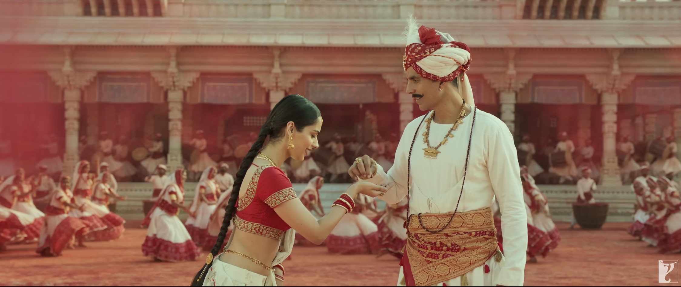  Neeti Mohan "Hadd Kar De"  starring Akshay Kumar & Miss World Manushi Chhillar 
DANCER 
Dir: Vaibhavi Merchant, Prod: Yash Raj Films