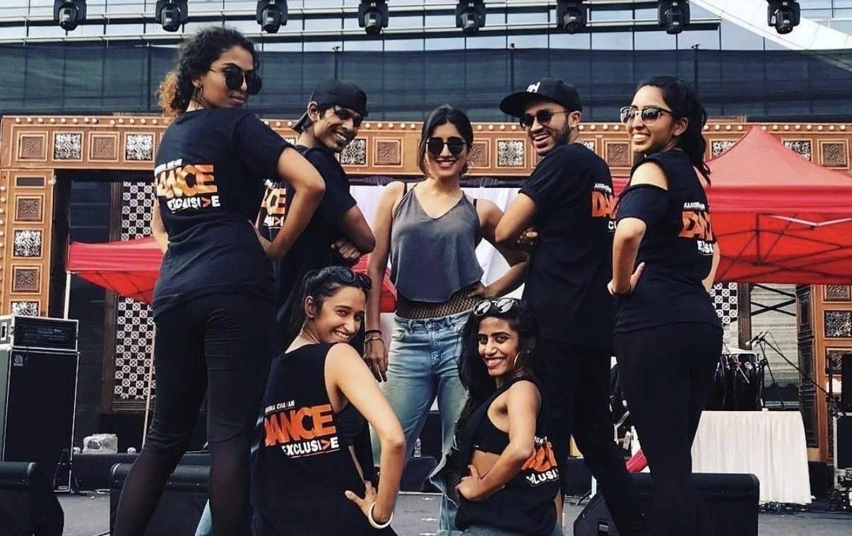  Commercial  
Commercial dance exists beyond the rules of any particular style or form, often blending multiple to create a cohesive piece. Commercial choreography is created for performances, shoots, and entertainment.