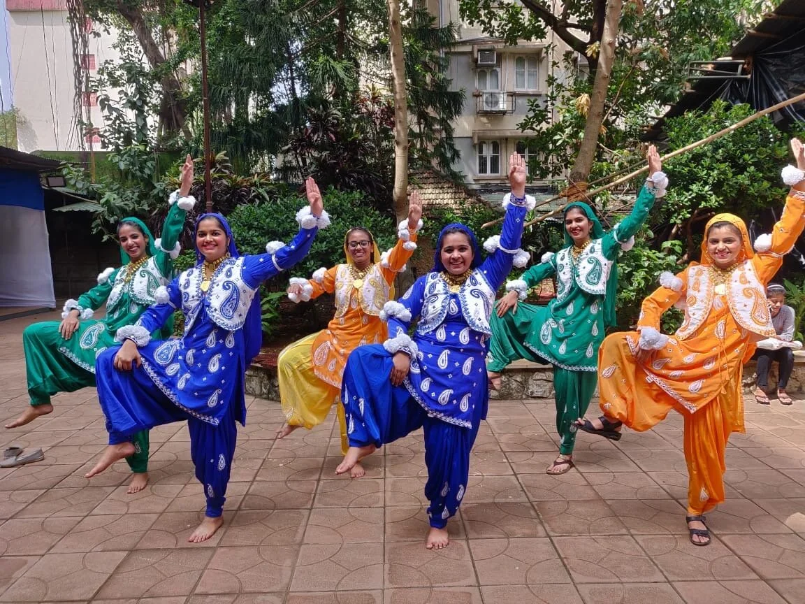  Malhar  Asia's Largest Student Cultural Competition (2019) 
CHOREOGRAPHER St. Xavier's College Mumbai, India 
FINALIST (5th Place in Folk Category)