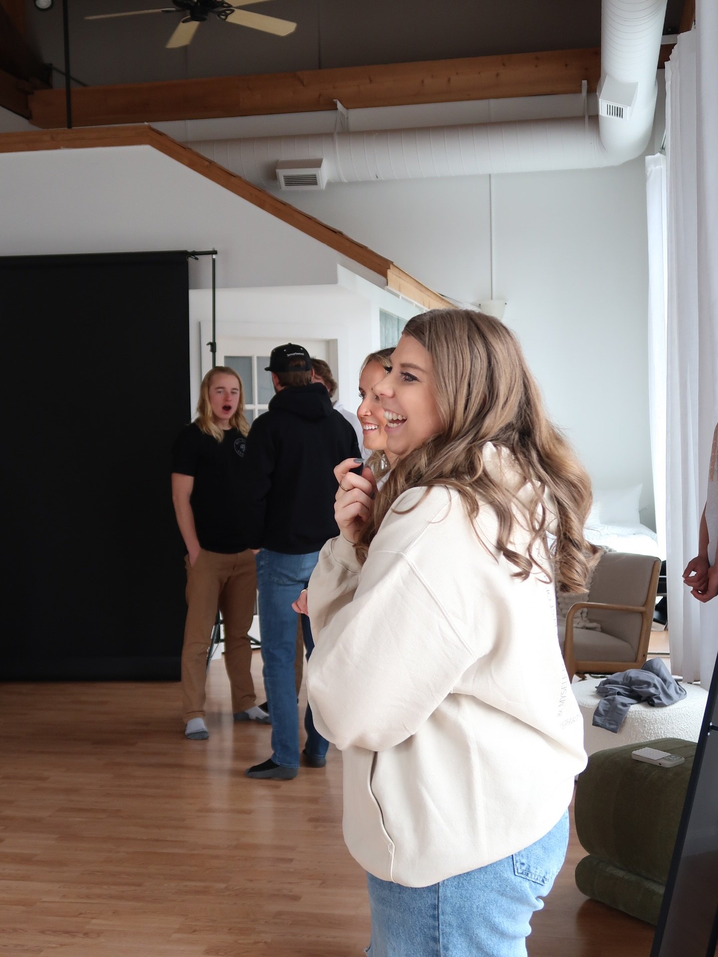 Just a little glimpse from yesterday’s adventure... and let’s just say, May 2025 is about to make some serious noise. You’re not ready (but you’re gonna love it)!
📸: @_adrianaphoto
📍: @solstudios.duluth