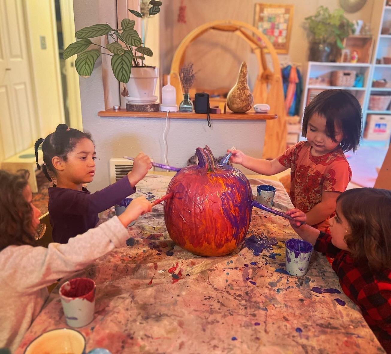 So many pumpkins! We&rsquo;ve painted on them, washed them, glued and decorated them, carved them, baked with them, drummed on them, sang about them and played games with them. So many ways to explore the pumpkin 🎃☺️