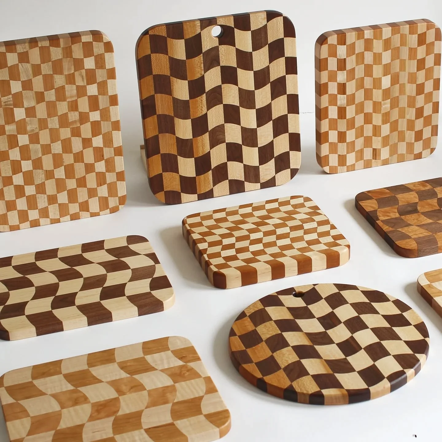 Need a last minute gift for the holidays? Pittsburgh local pickup is still available! A Knot &amp; Figure cheeseboard is a perfect option for anyone who loves to cook, eat, entertain, or just have pretty things in their home!

🌲 One tree planted for