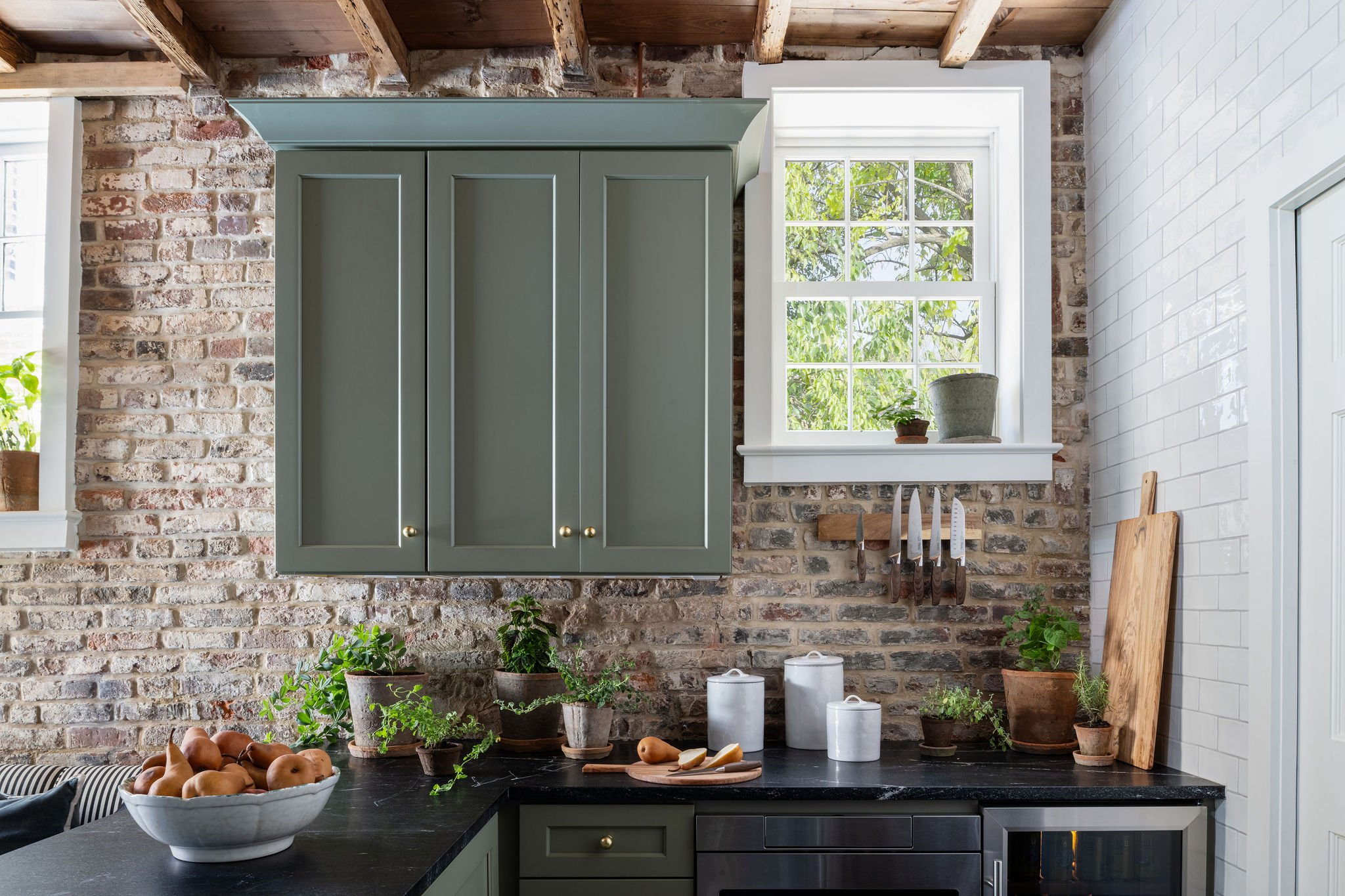 LCO_PrinceStreet_KitchenDetail_CorinneVictoriaDesign.jpg