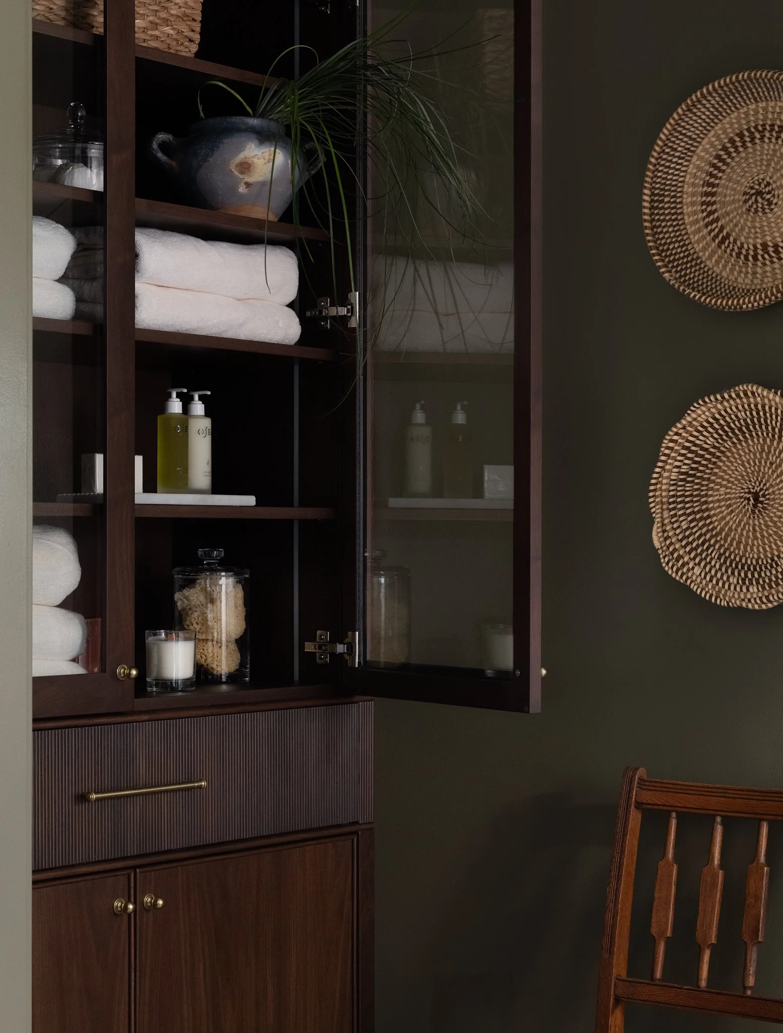 Corinne Victoria Crest Street3566 2.jpg