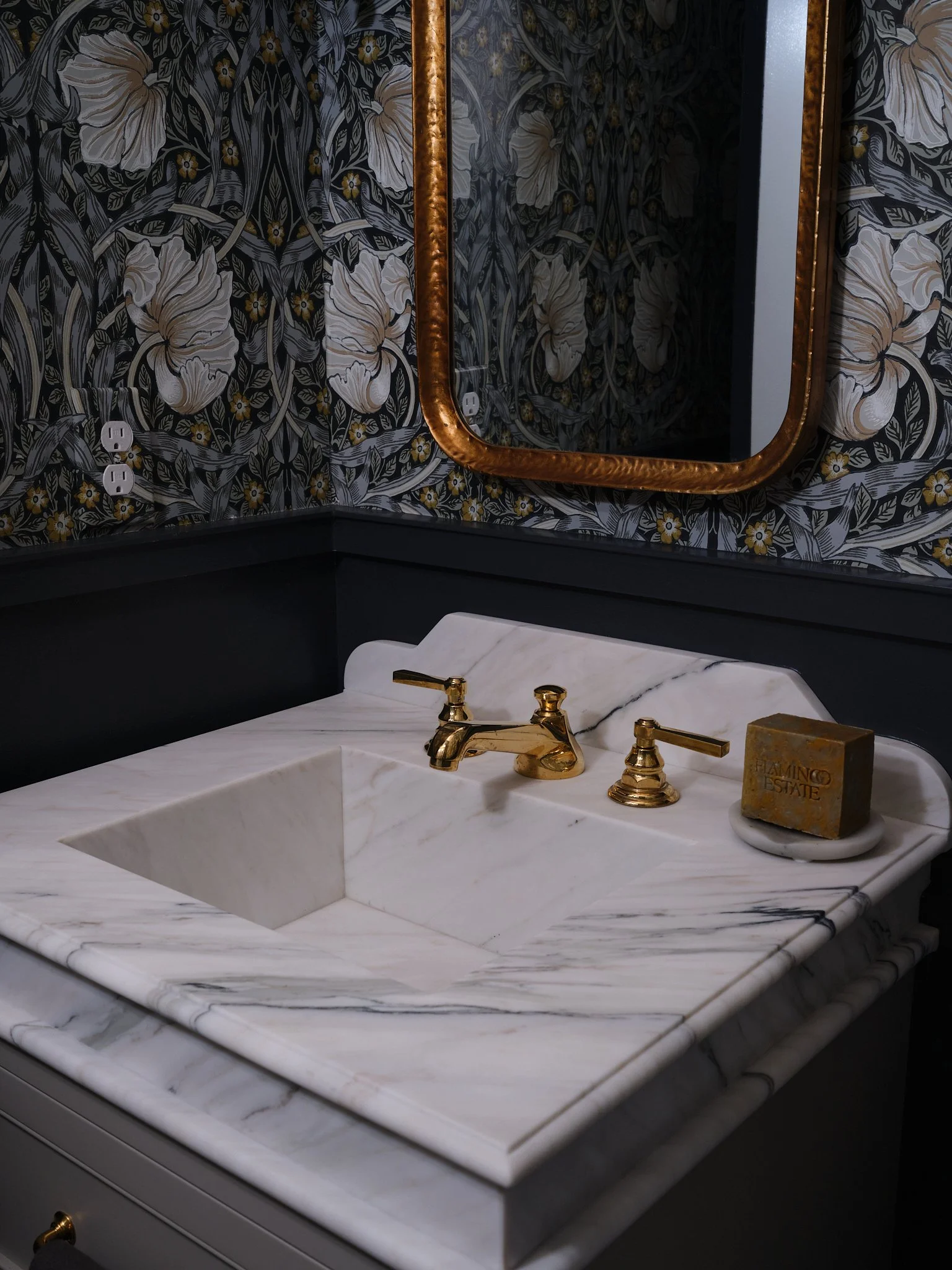 Corinne Victoria Crest Street3556.jpg