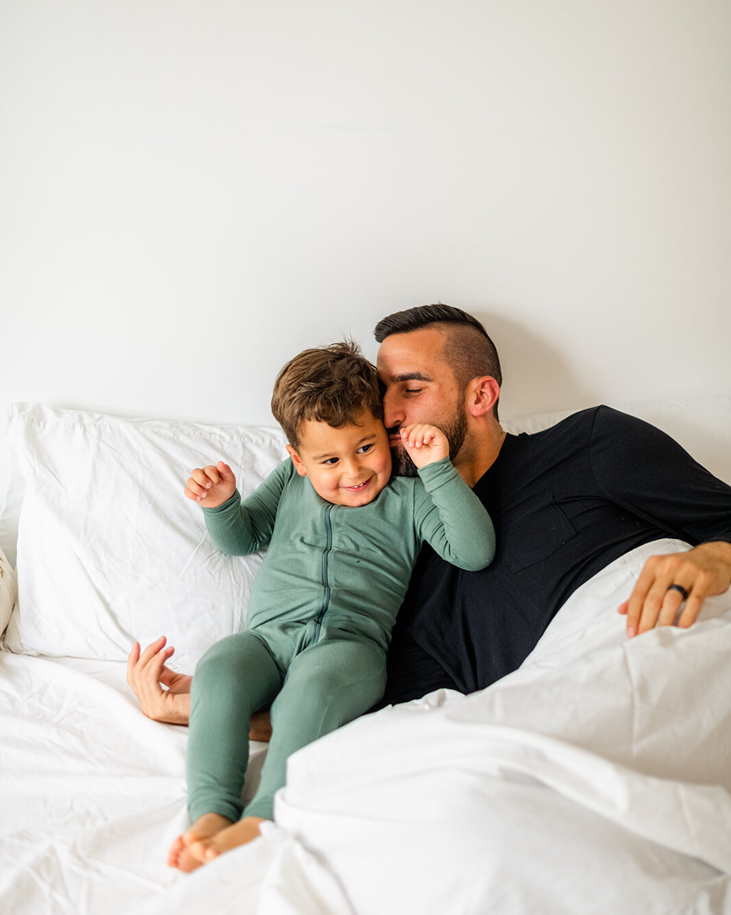Starting with any sleep training method can feel like a LOT. Especially when your child is used to you responding how you always do...​​​​​​​​
​​​​​​​​
This is why including dad, your partner, or even a close family friend or relative can be helpful 