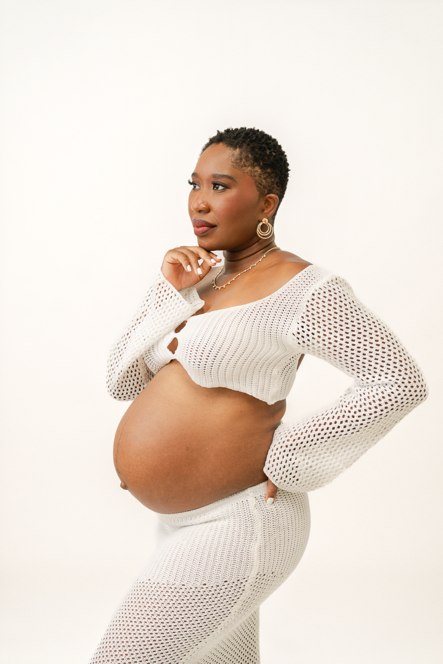 Cariely-Portraits-san-diego-maternity-session-studio-session-classic-portraits.16.png